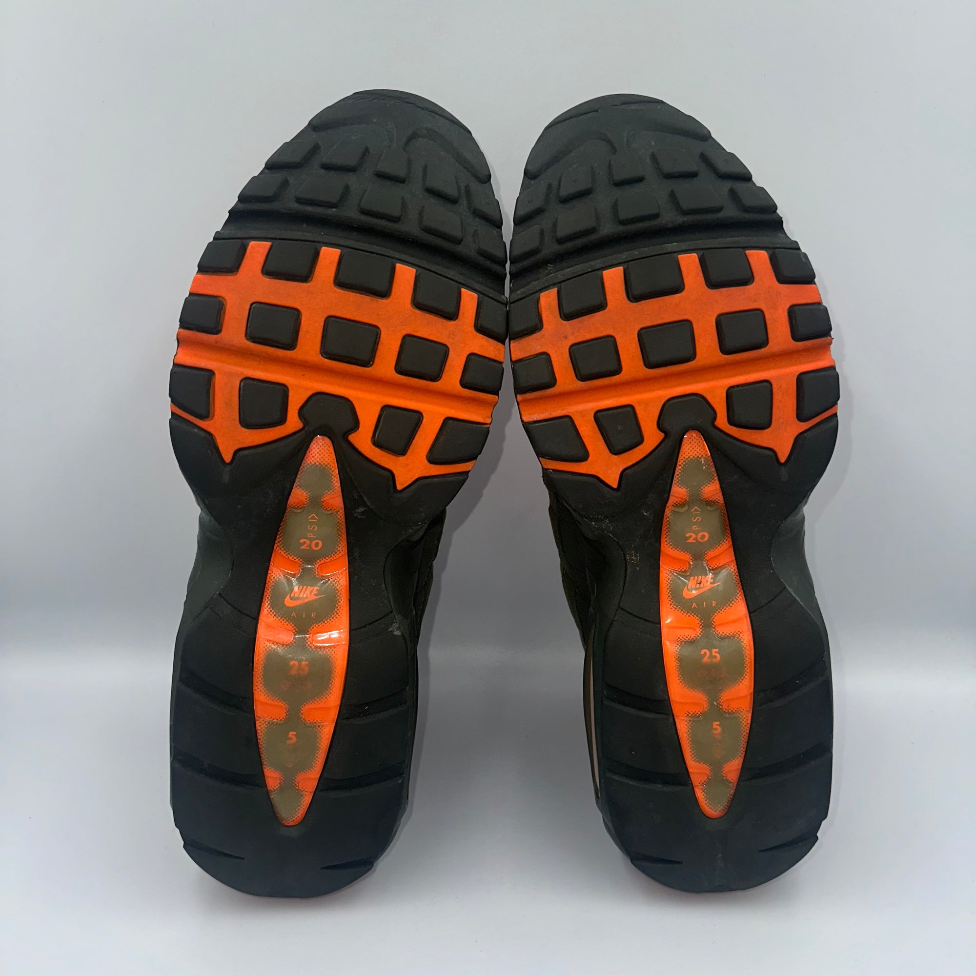 Nike Air Max 95 Neutral Olive / Total Orange UK 9.5