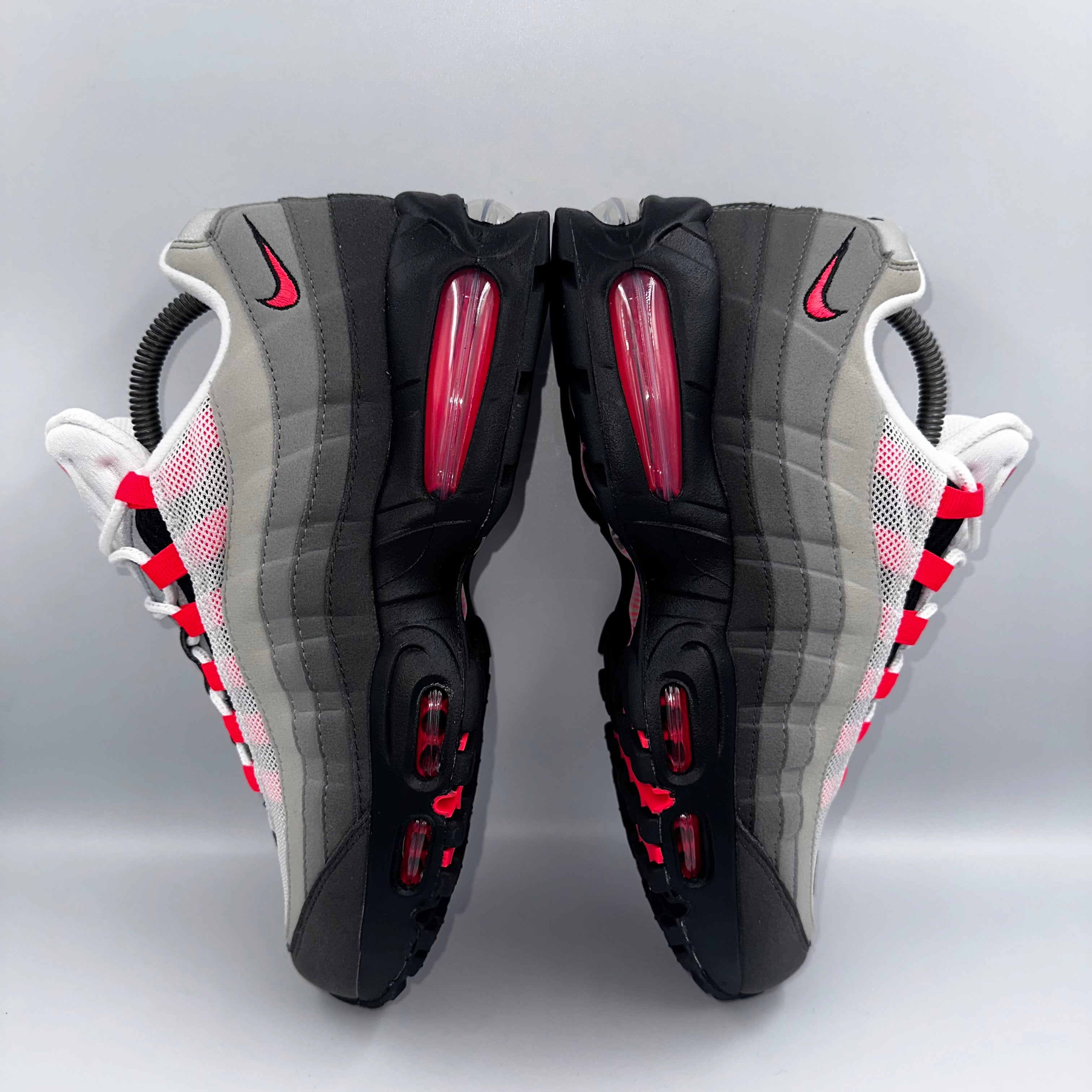 Nike Air Max 95 OG Solar Red 2025 "Big Bubble" three-quarter front angle
