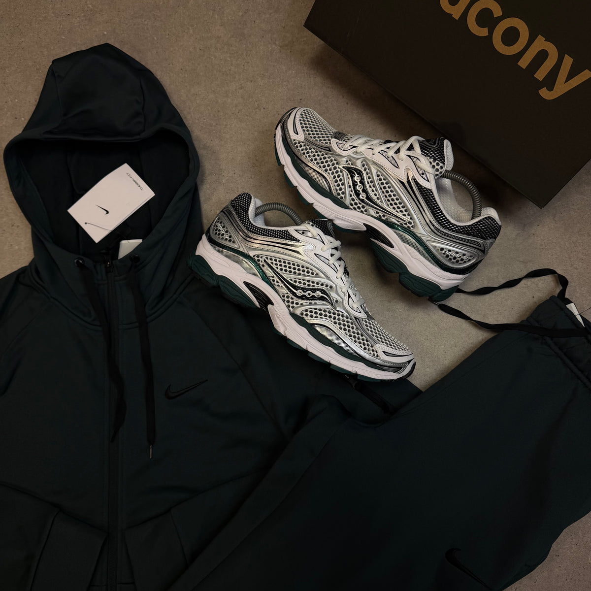 Nike Therma-FIT Tracksuit – Seaweed
