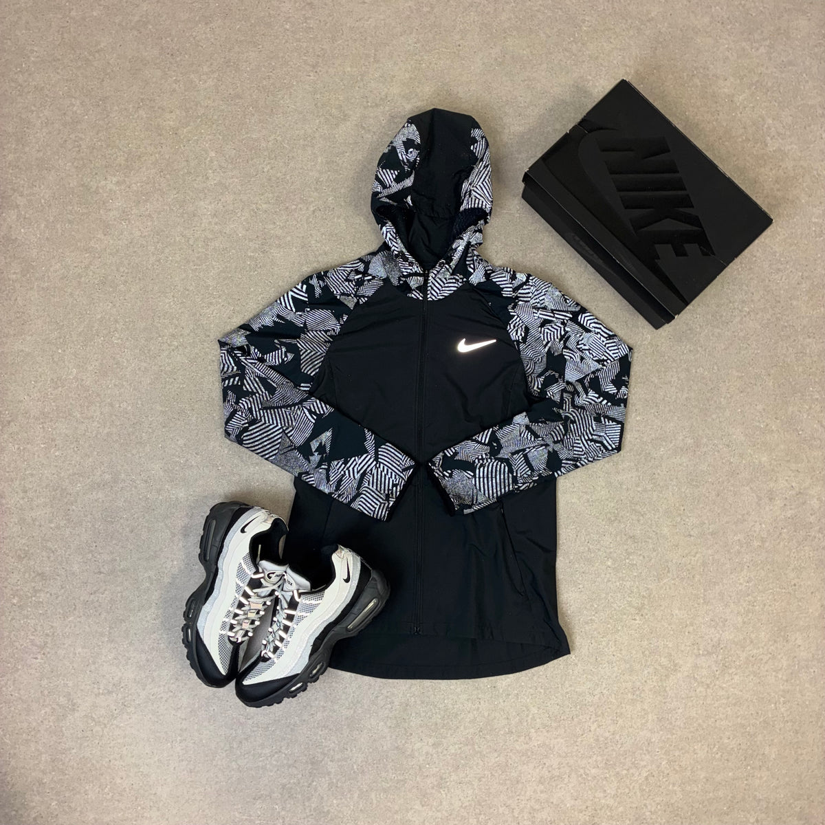 Nike Flash Essential Reflective Windrunner Jacket