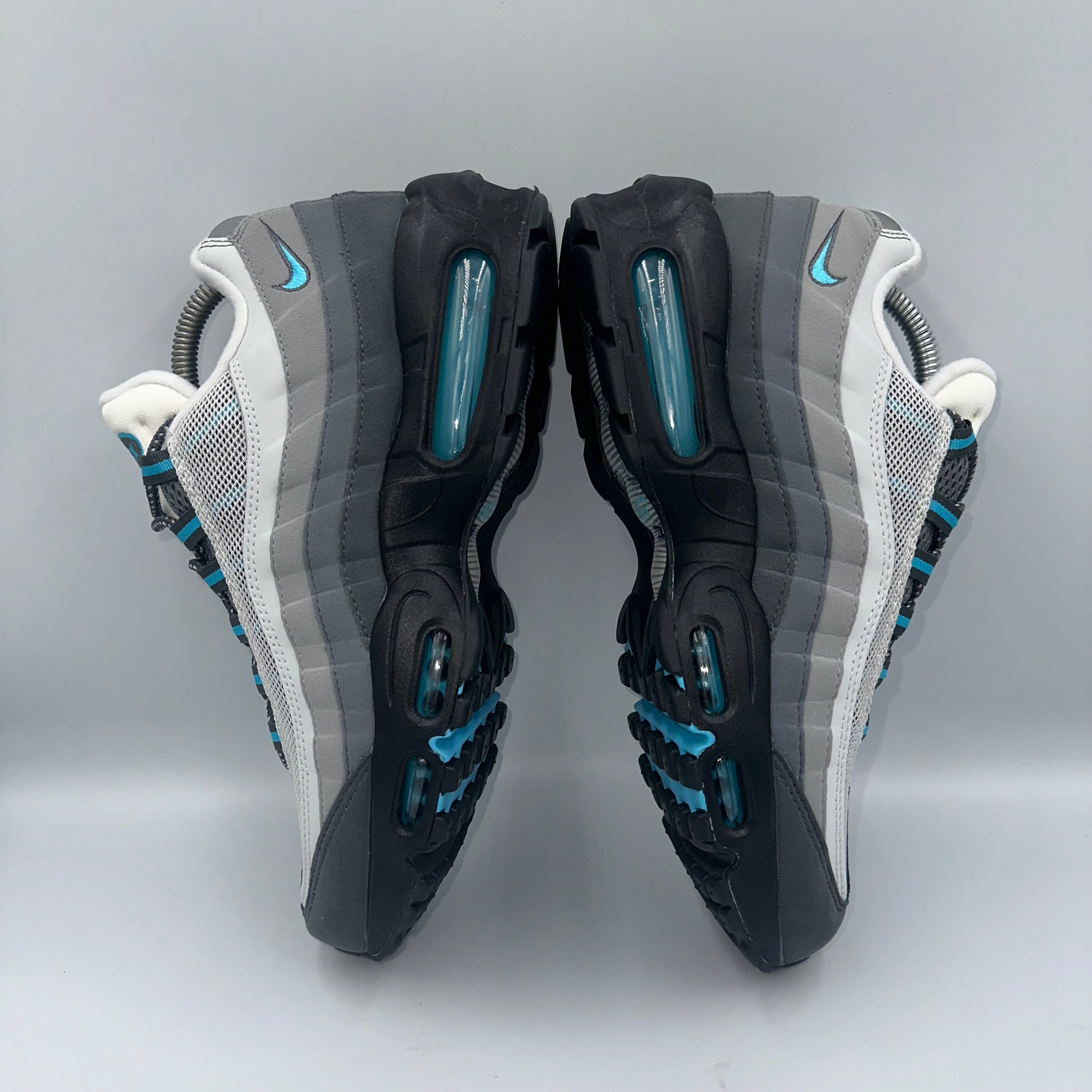 Nike Air Max 95 Baltic Blue JD Exclusive three-quarter front angle