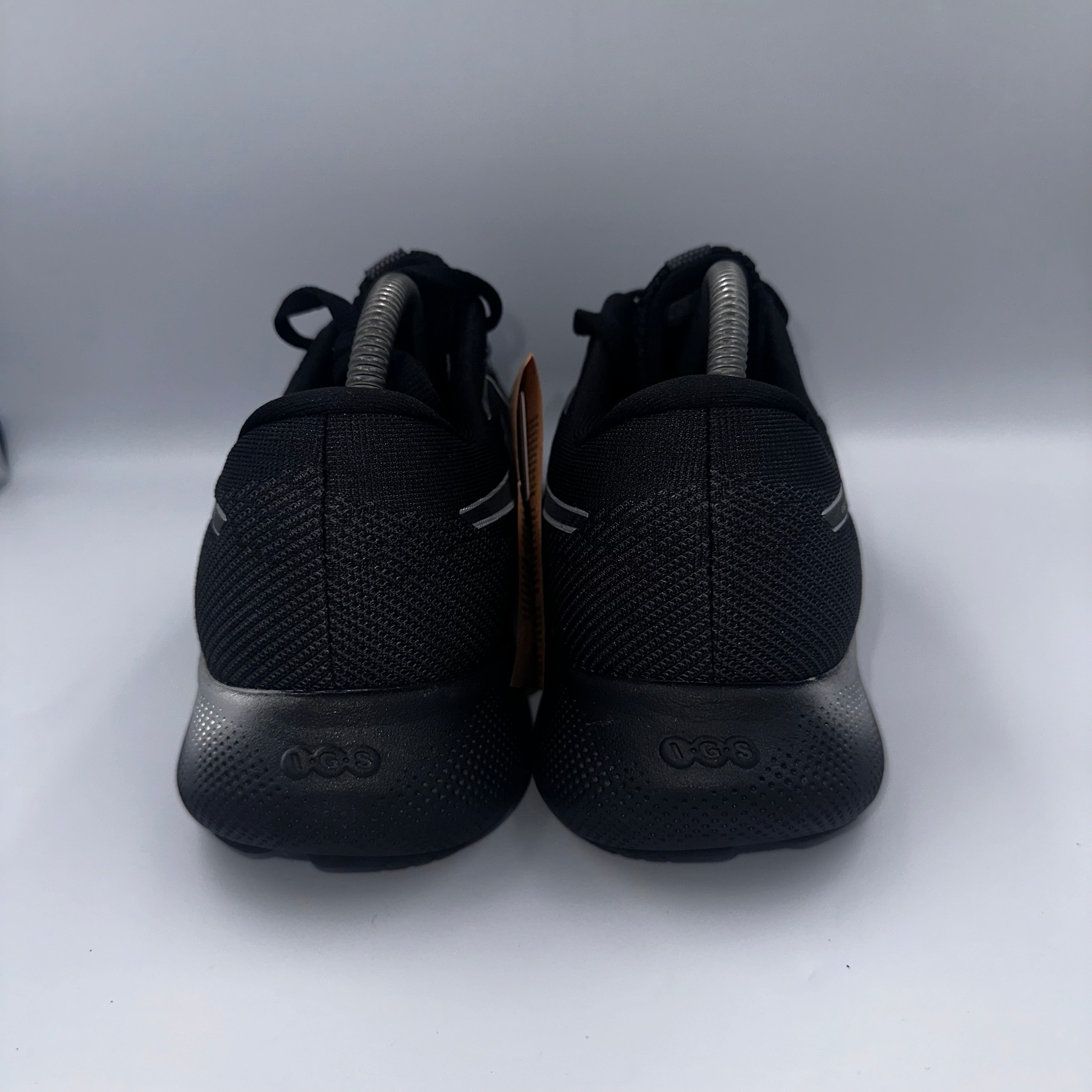 ASICS Gel-Saiun 2 Black / Pure Silver outsole view