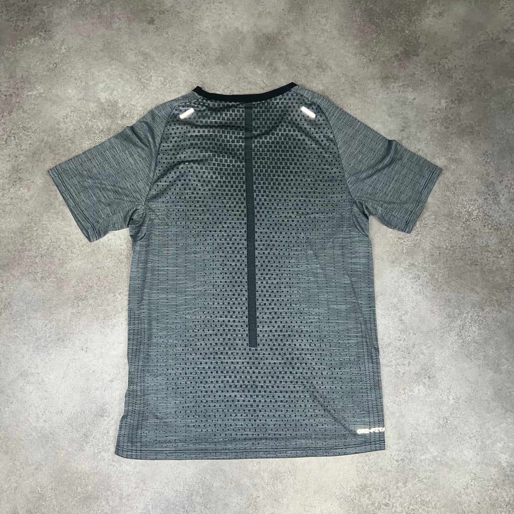 Nike ADV Tech Knit Ultra Black / Smoke Grey