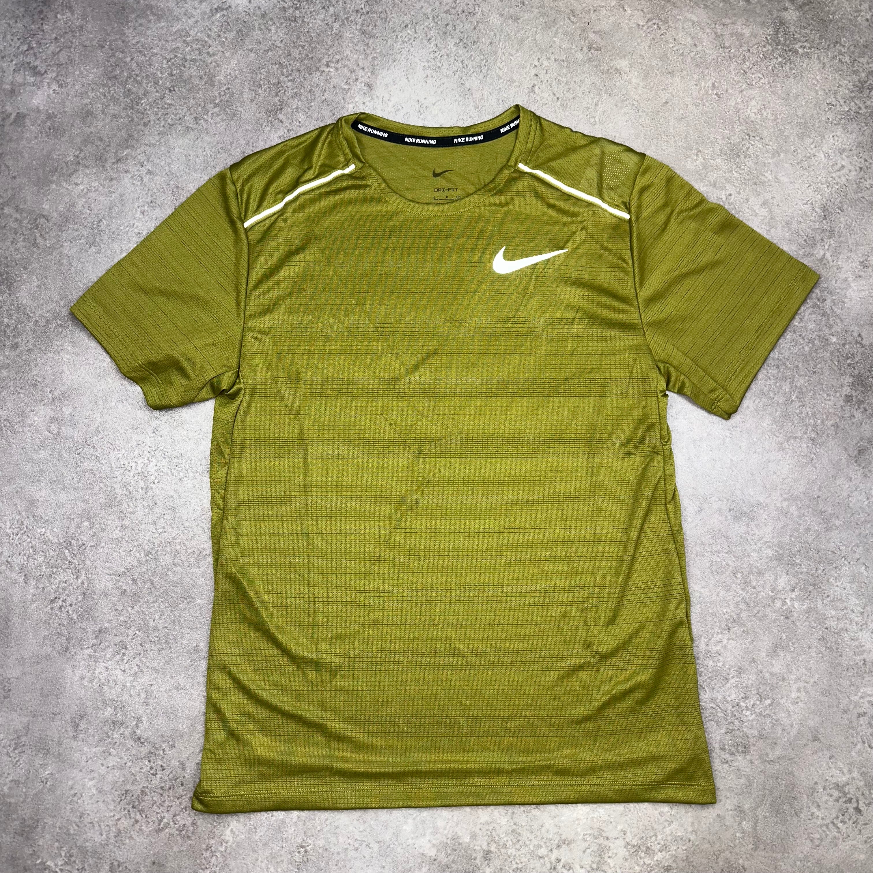 Nike Miler Page Moss front view