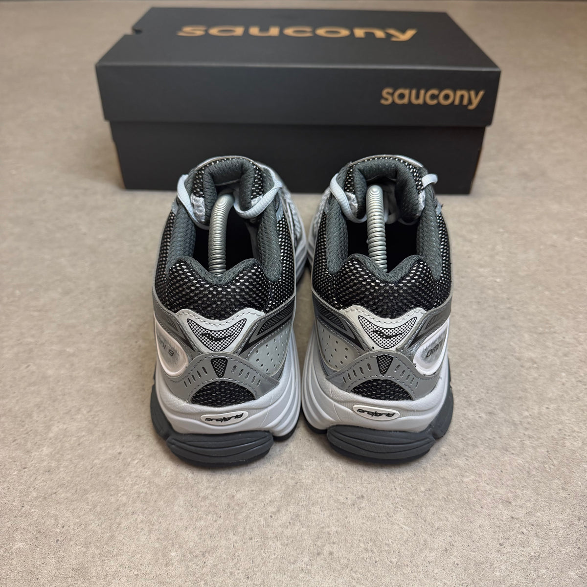 Saucony ProGrid Omni 9 Microchip