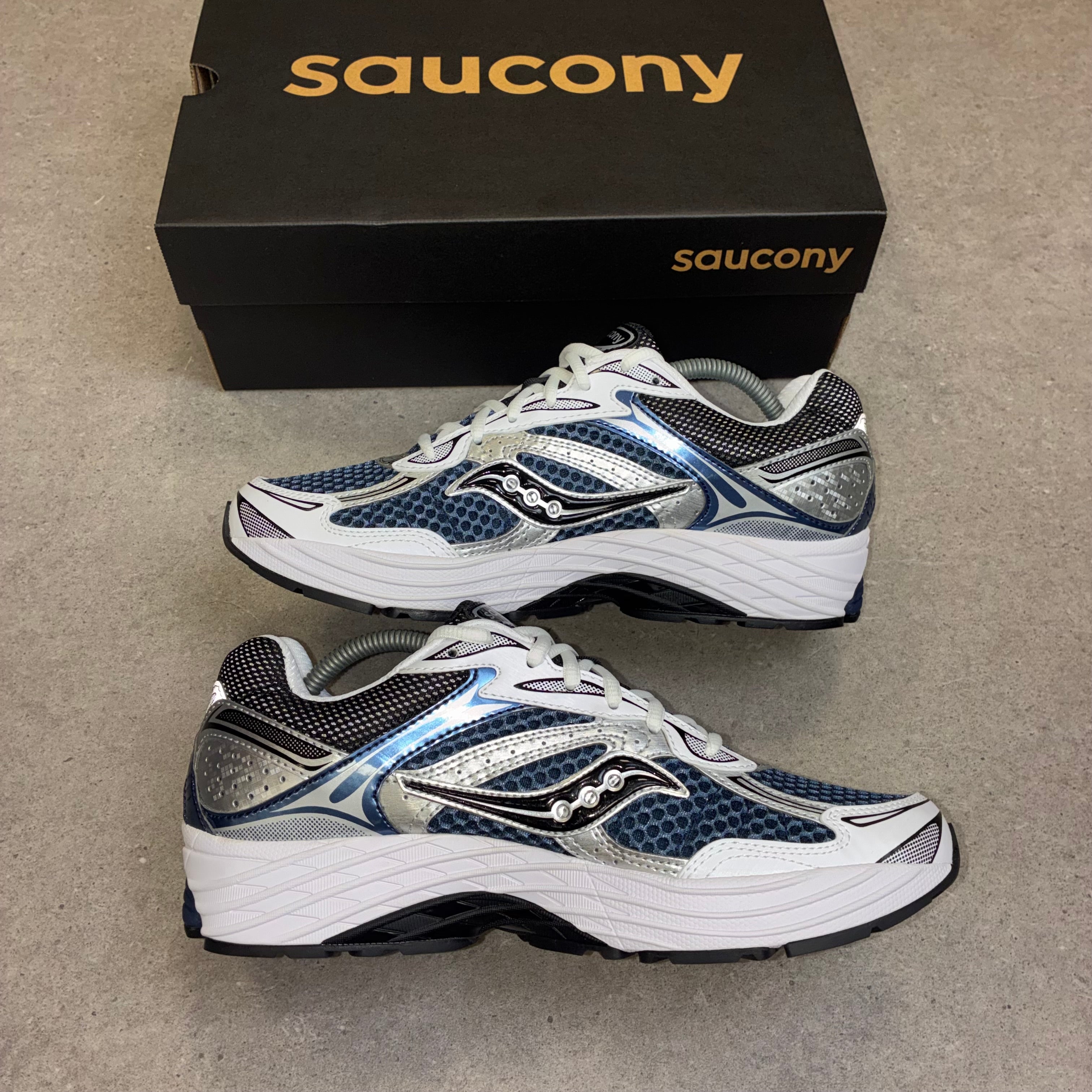 Saucony ProGrid Omni 9 Deep Navy