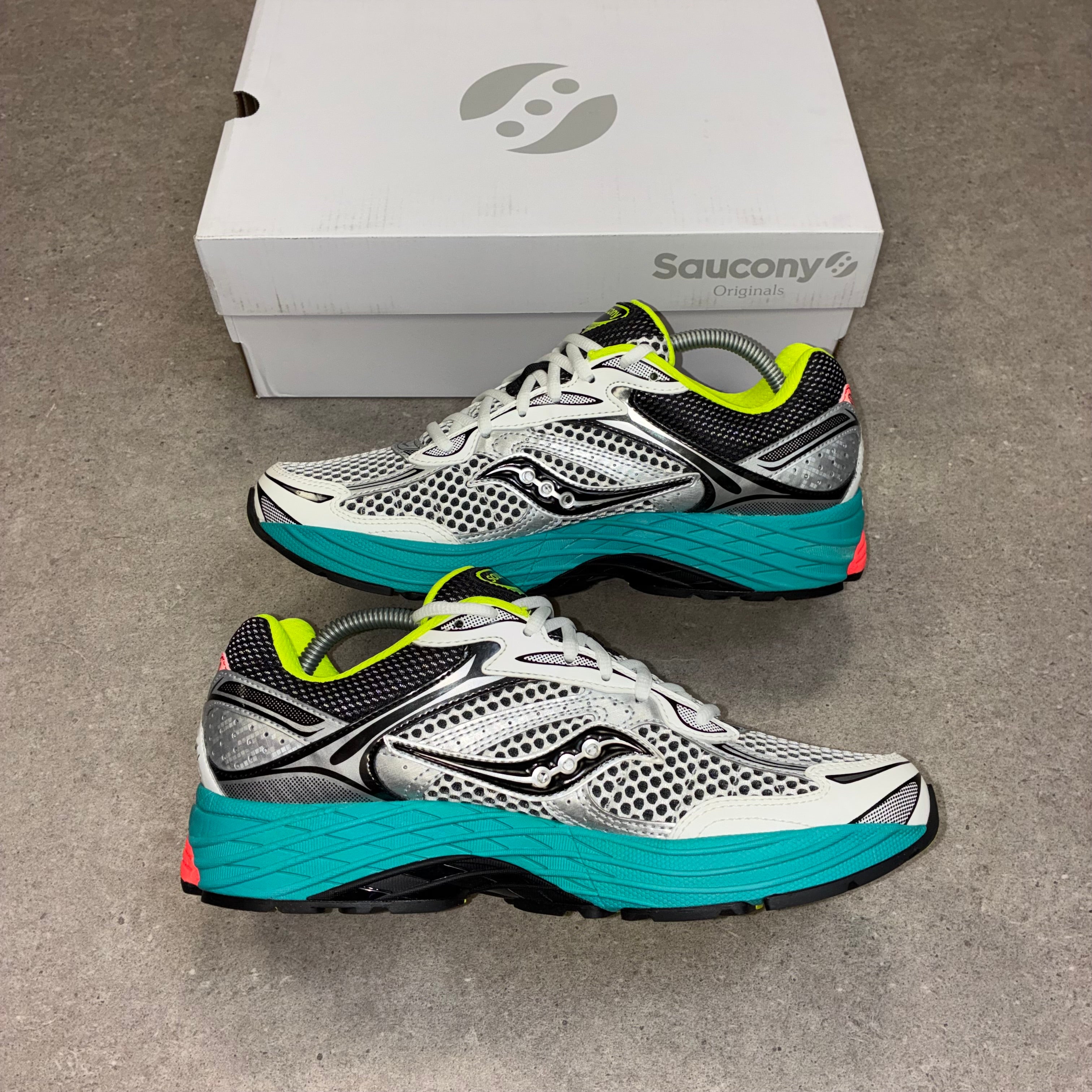 Saucony ProGrid Omni 9 Mutant / Silver