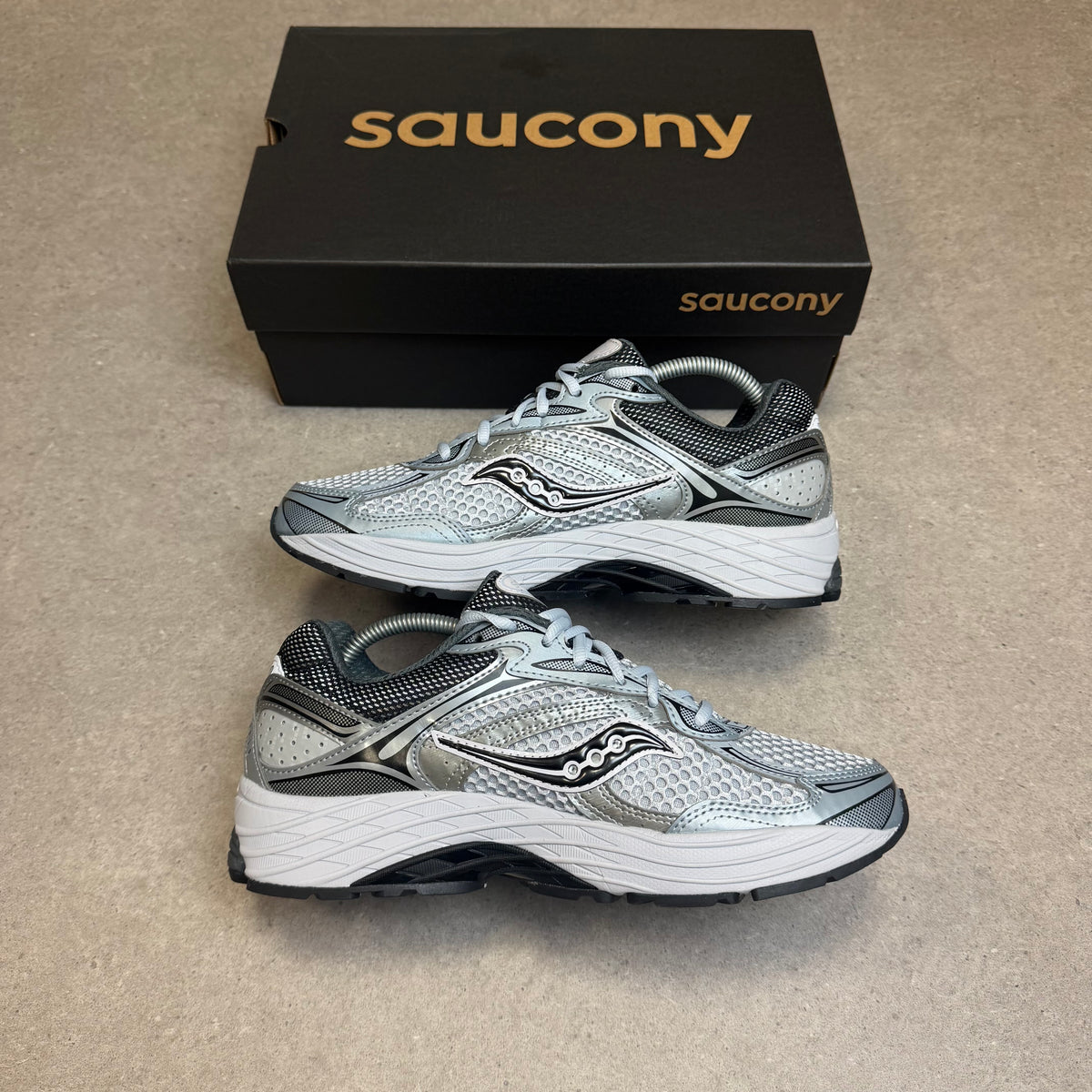 Saucony ProGrid Omni 9 Microchip