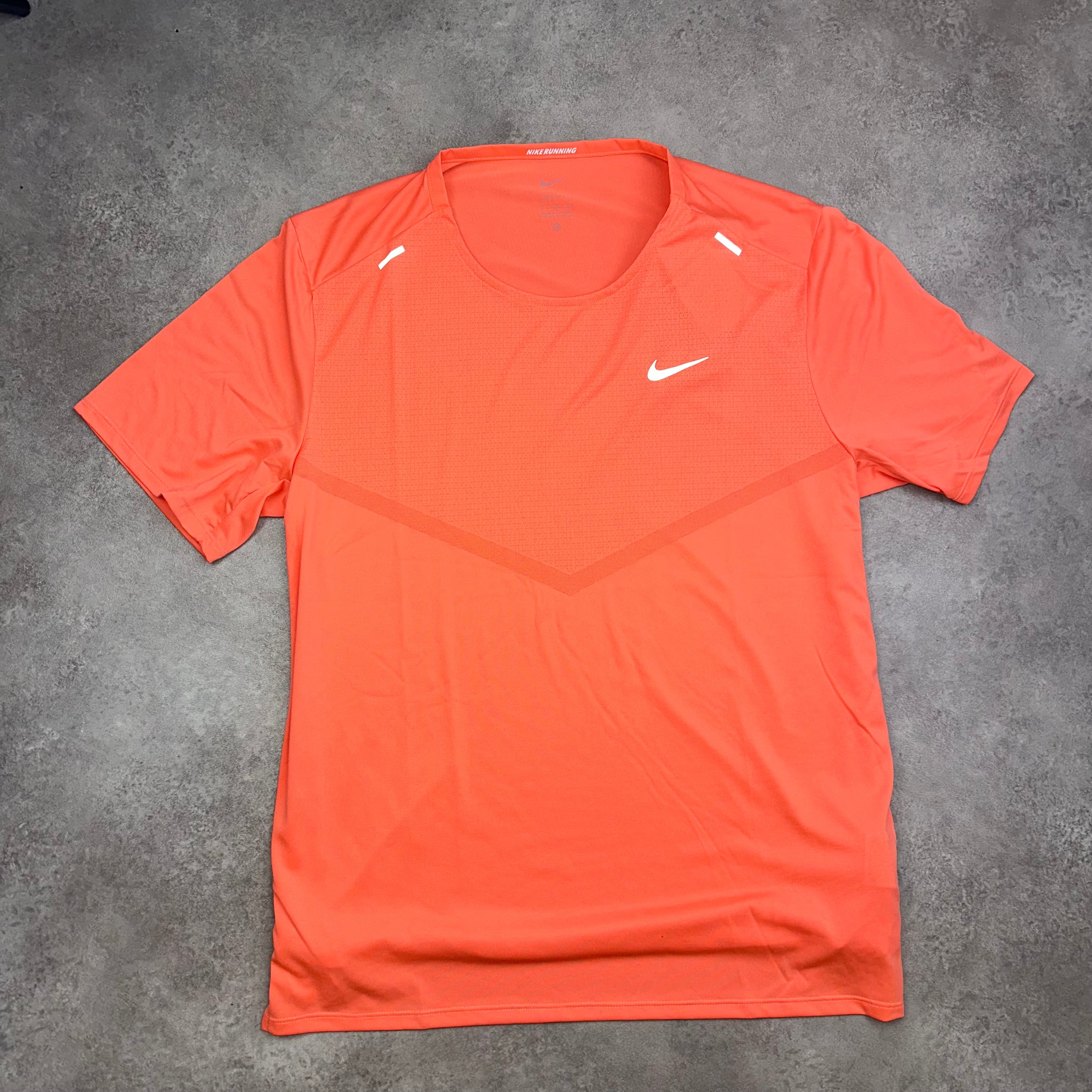 Nike Rise 365 Mango front view