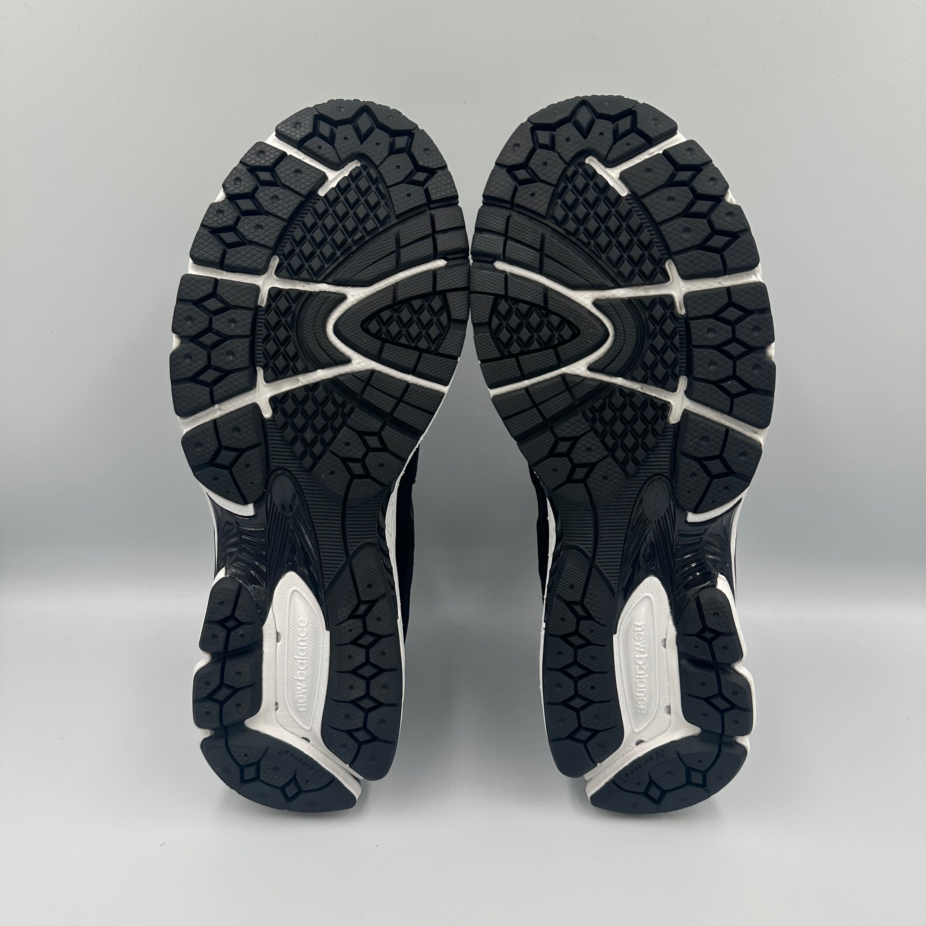 New Balance 2002R Black UK 8 heel and counter detail
