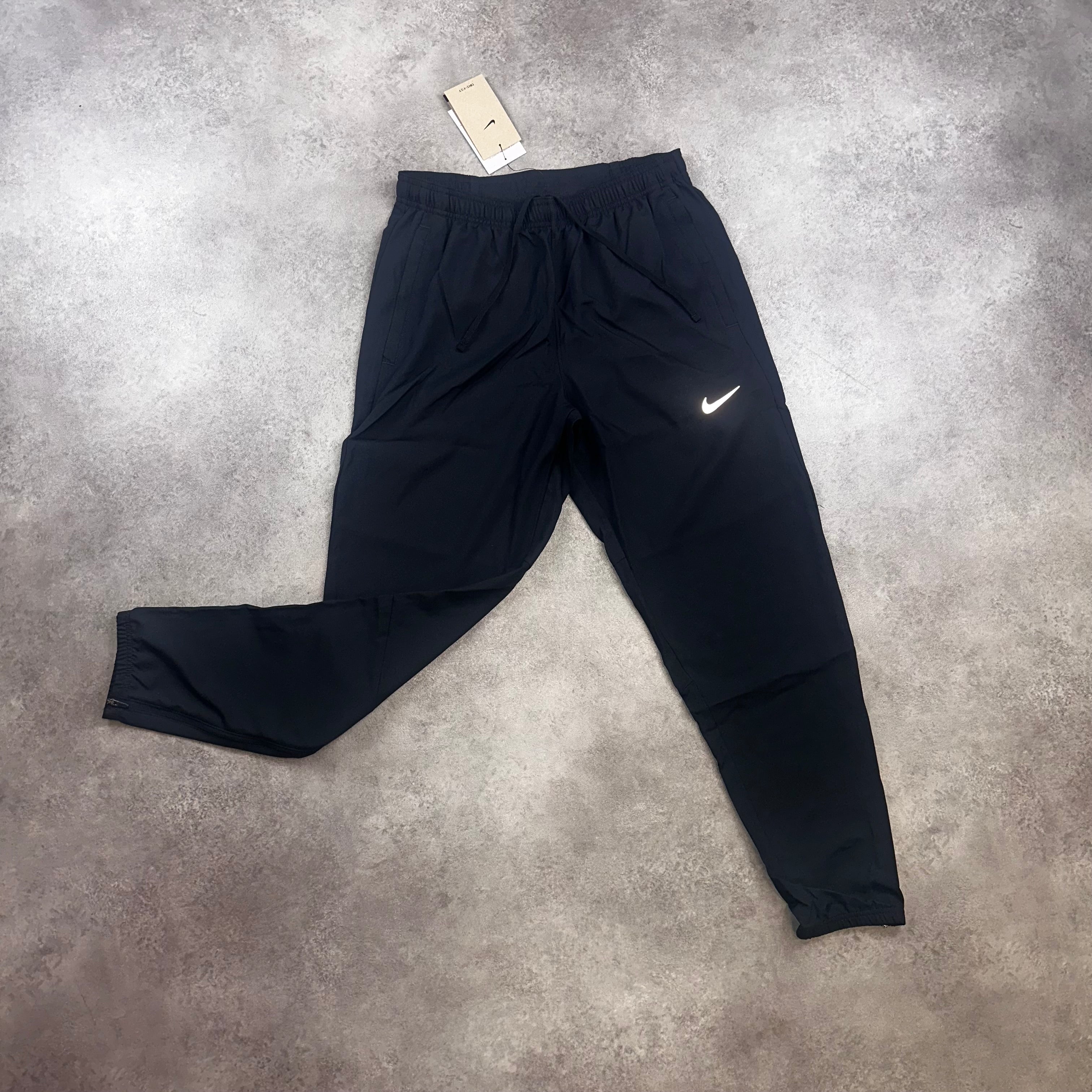Nike Challenger Pants Black back view