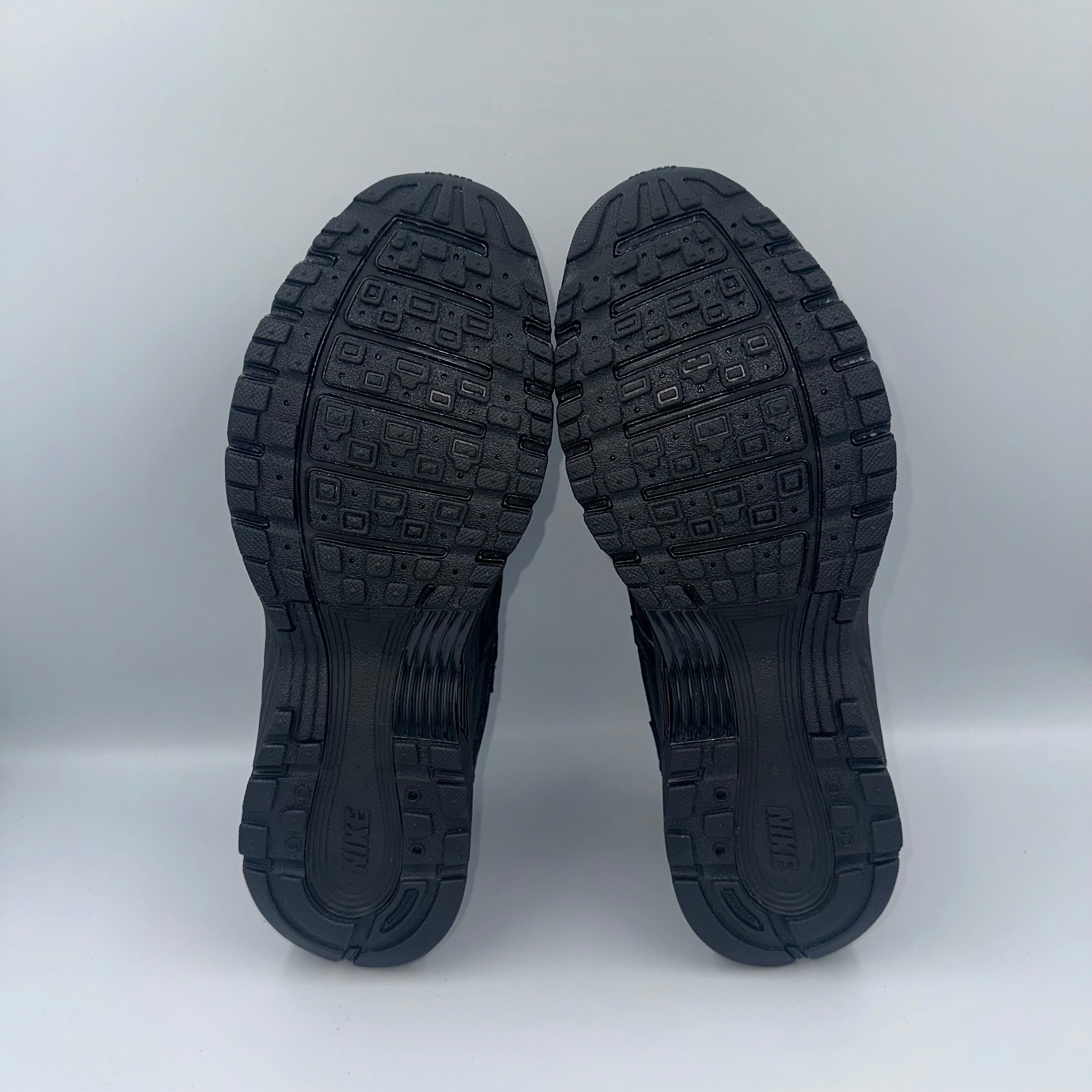 Nike P-6000 All Black heel and counter detail
