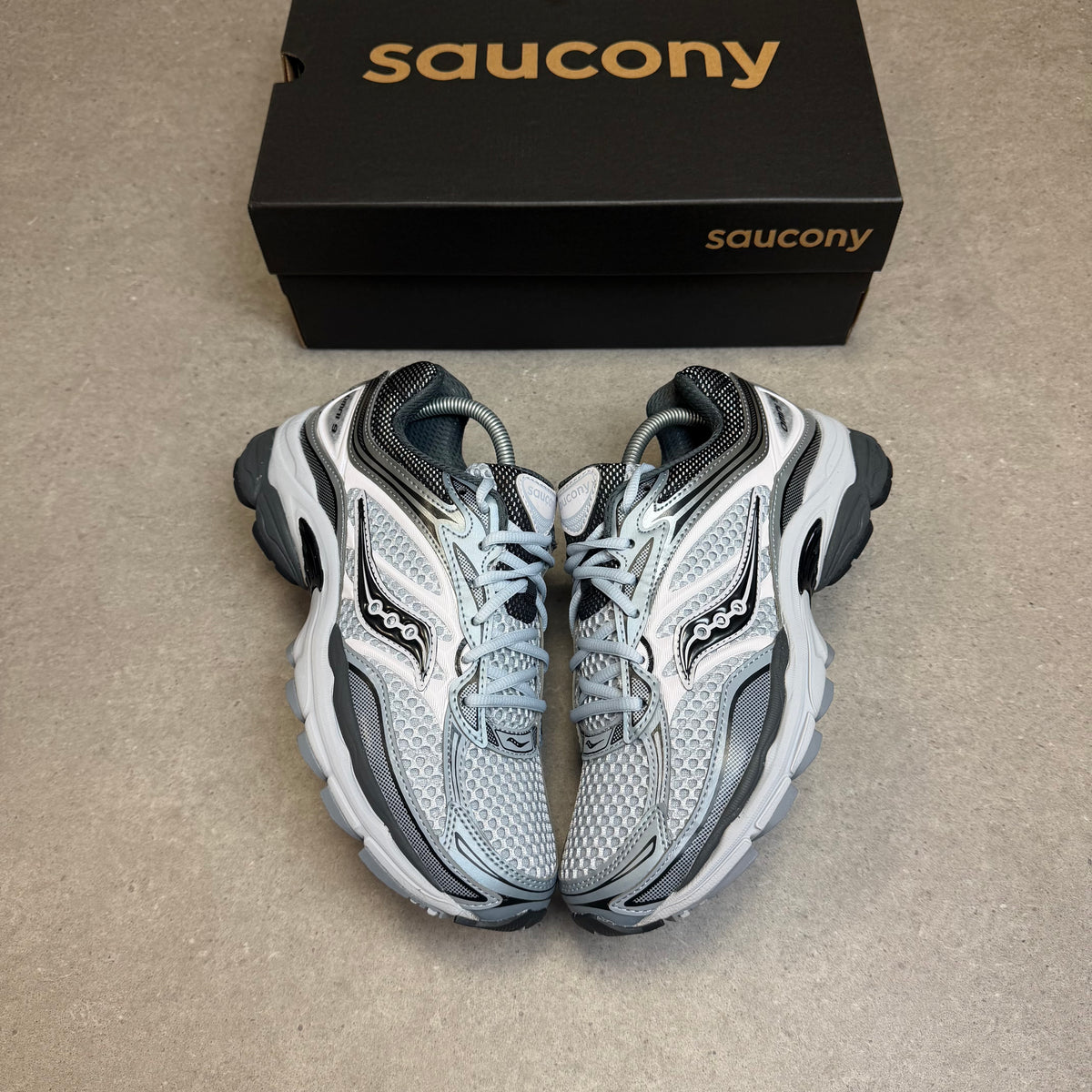 Saucony ProGrid Omni 9 Microchip