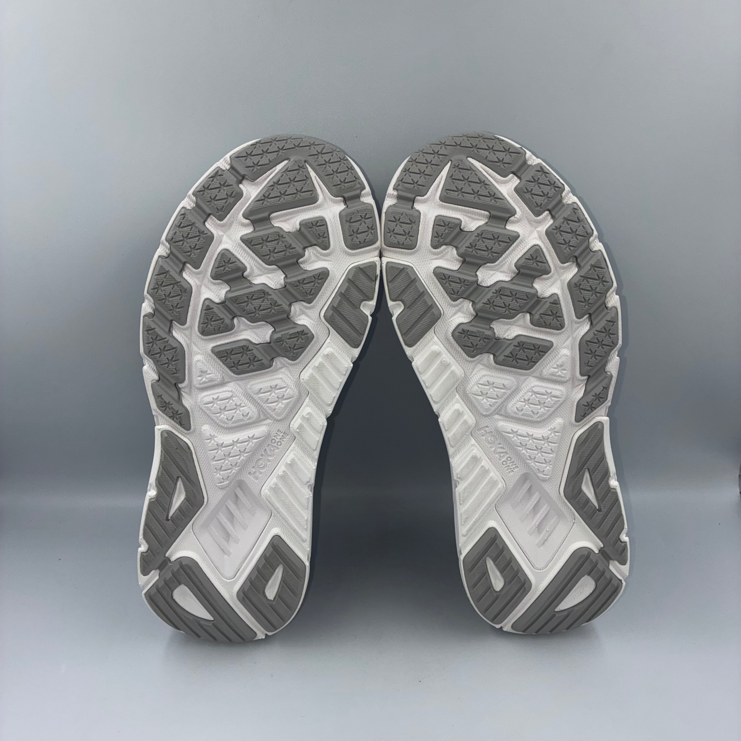 HOKA M Arahi 7 – Outer Space / White