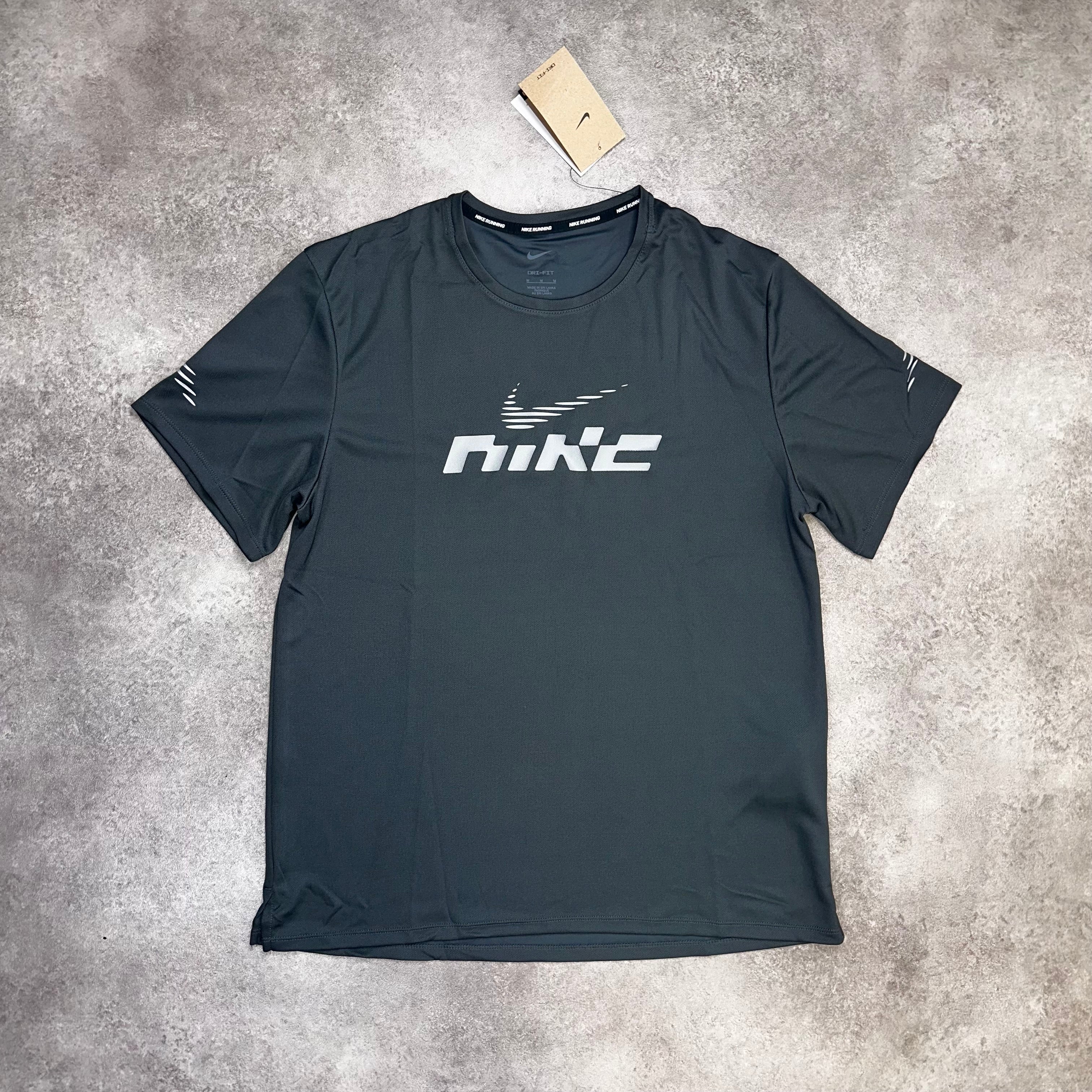 Nike Miler Flash Dark Smoke Grey front view