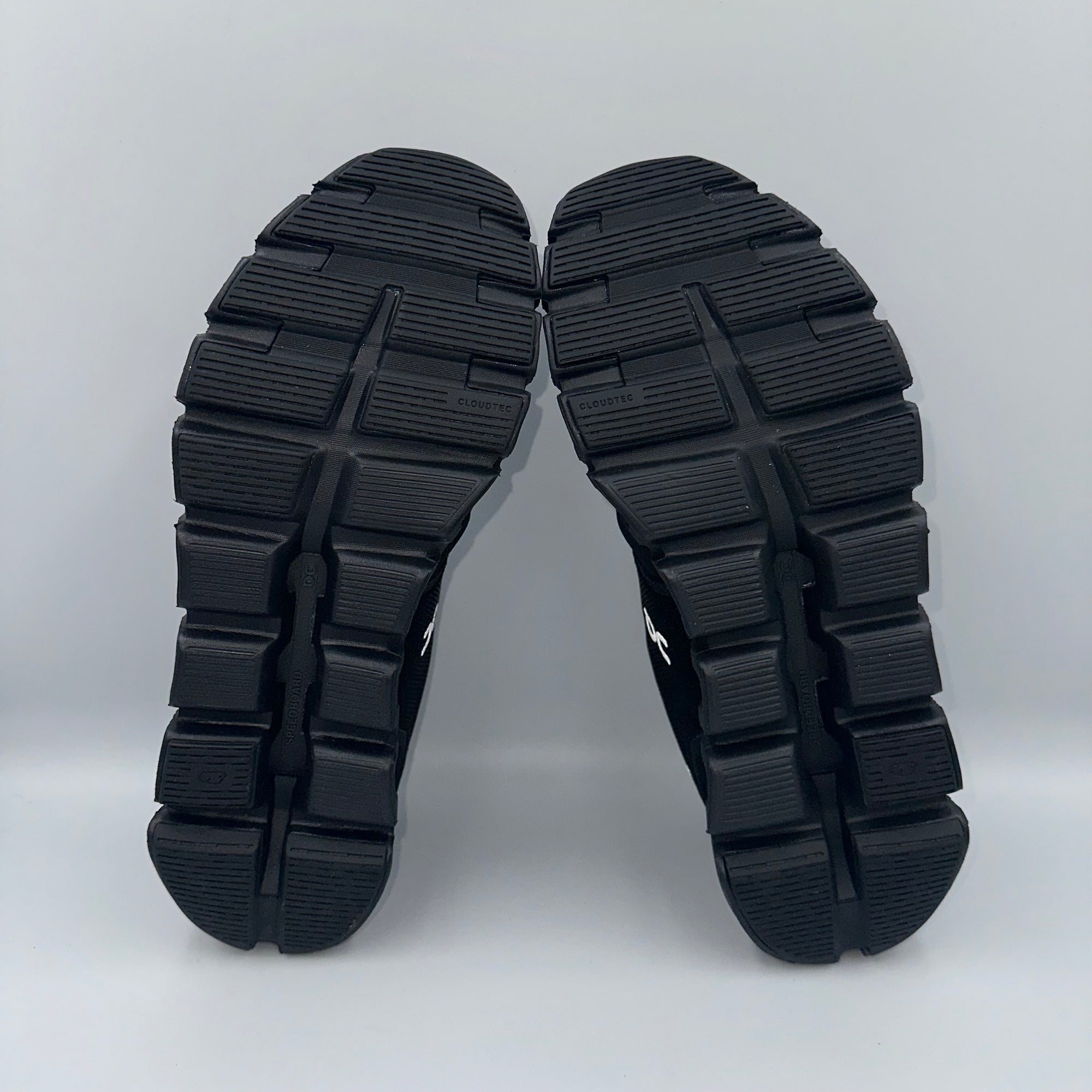 On Running Cloud 6 Black UK 9