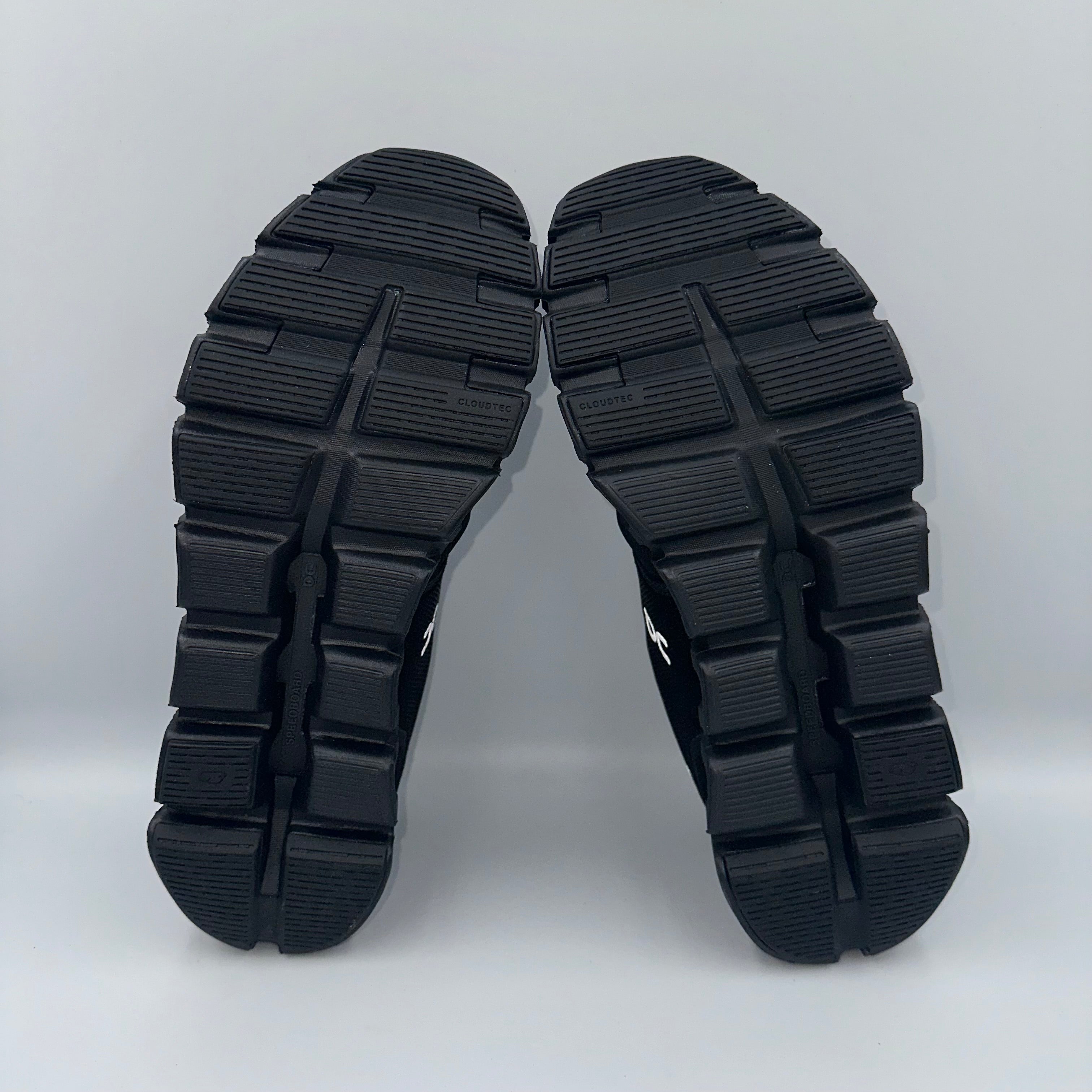 On Running Cloud 6 Black UK 9 back view