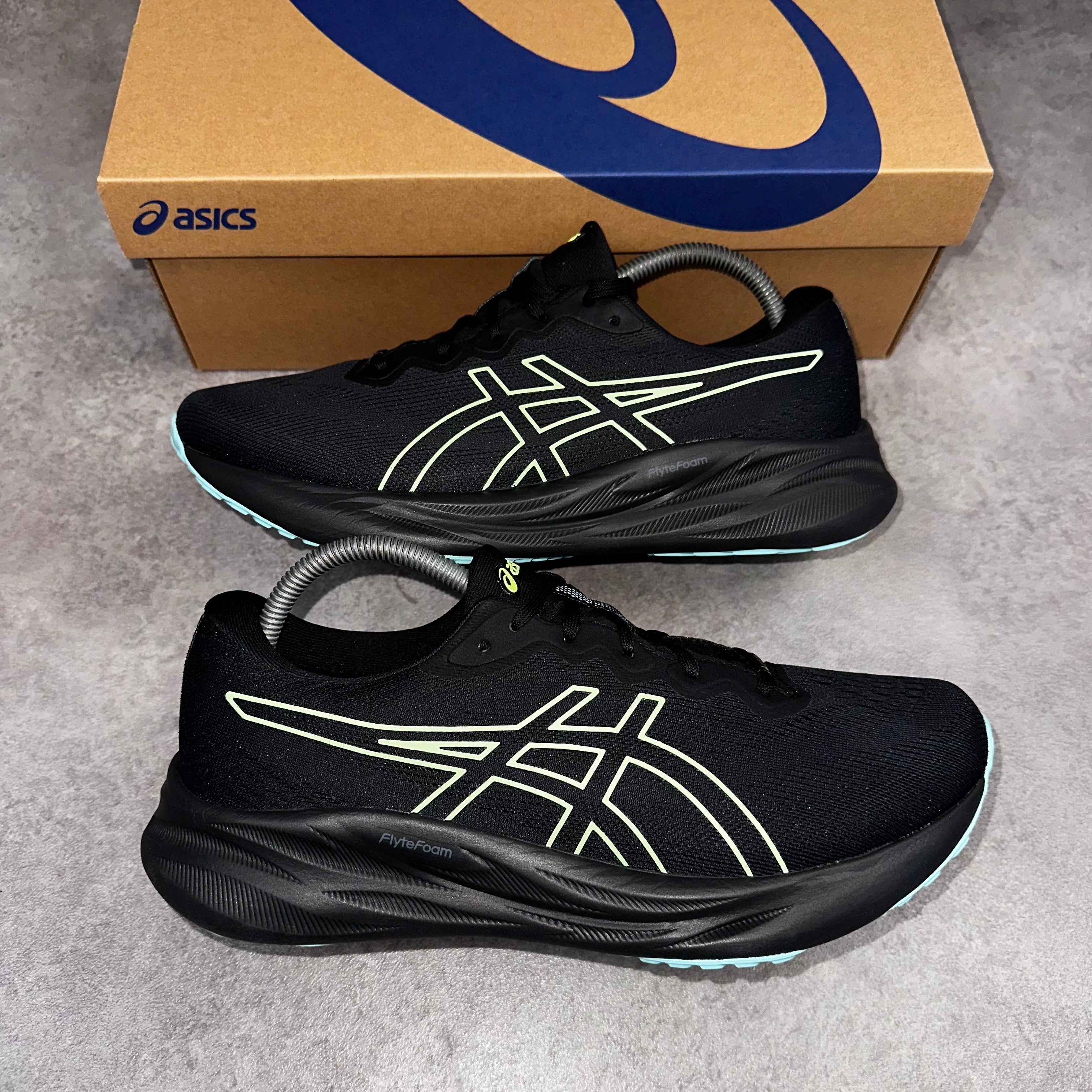 ASICS Gel-Pulse 15 Goretex Black / Illuminate Green medial side view
