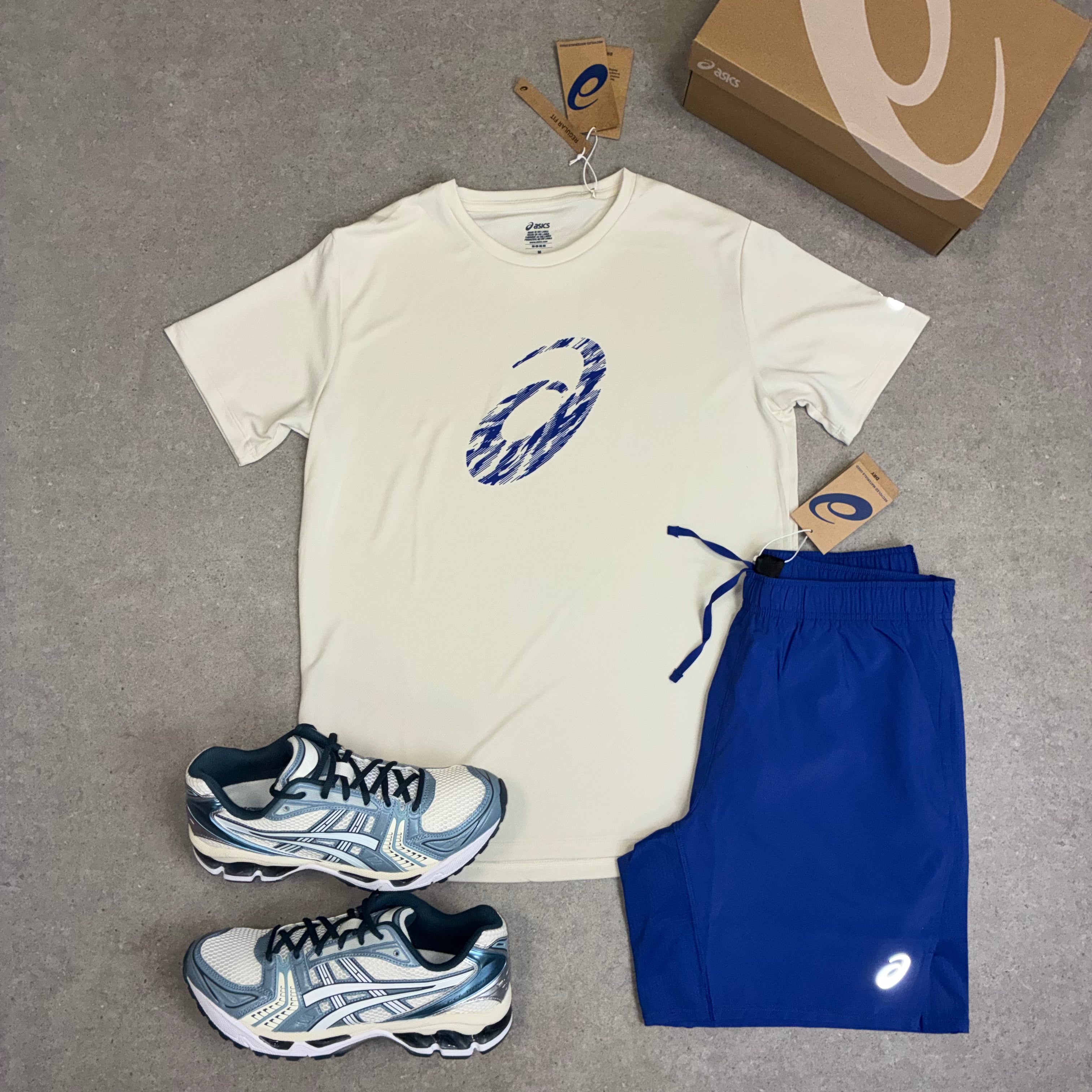 ASICS Sport GPX SS T-Shirt Birch / Dark Cobalt  & Shorts Dark Cobalt