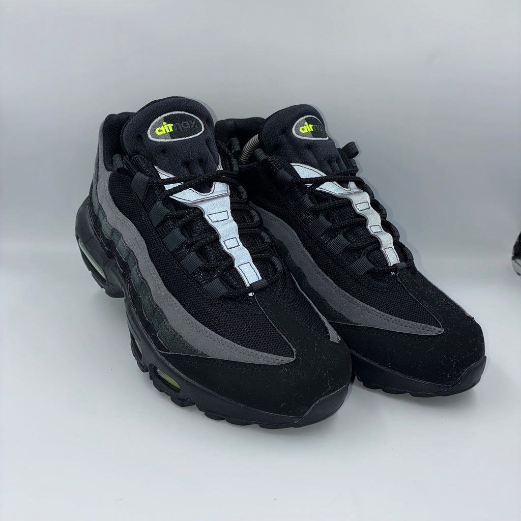 Nike Air Max 95 Retro Logo Neon UK 8