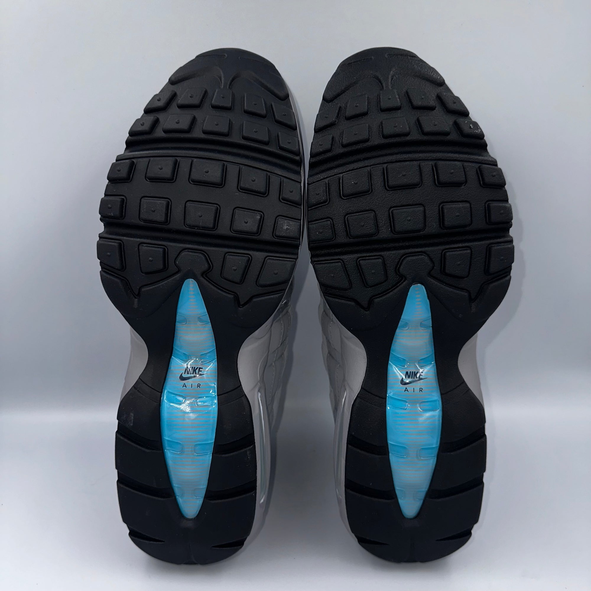 Nike Air Max 95 Particle Grey Retro Logo