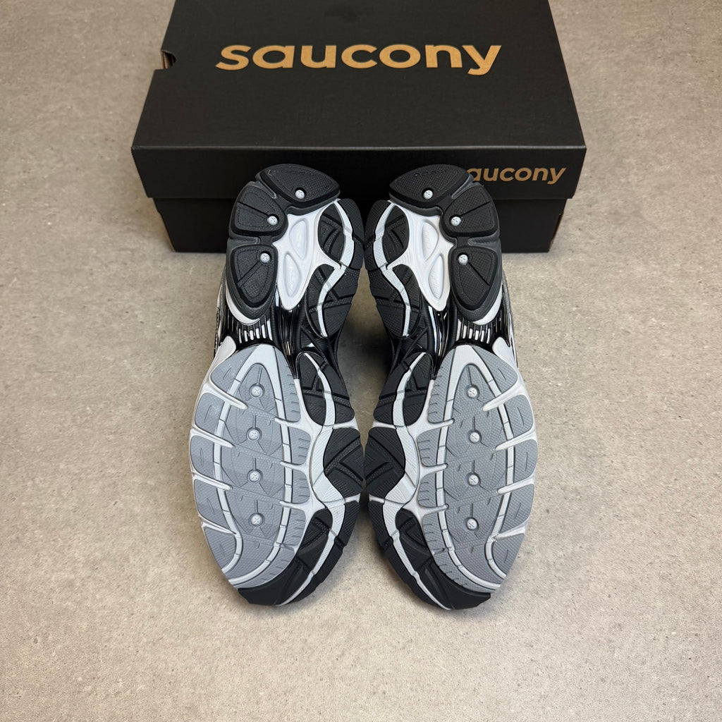 Saucony ProGrid Omni 9 Microchip