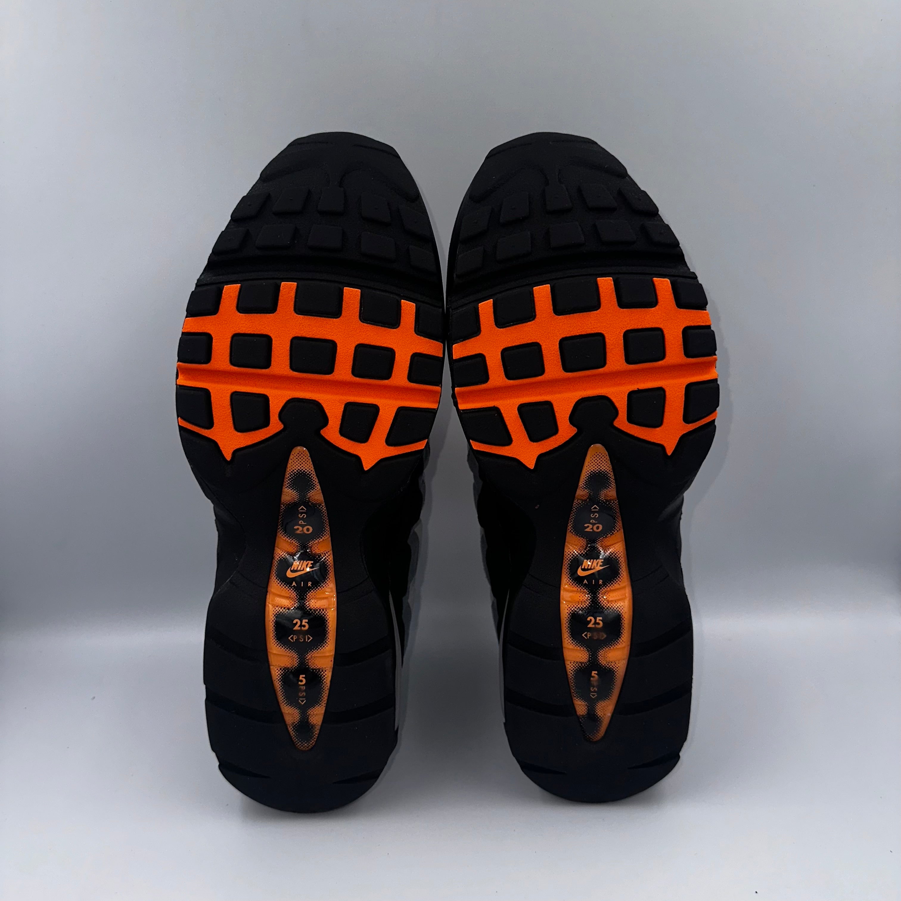 Nike Air Max 95 OG Mandarin UK 9 heel and counter detail