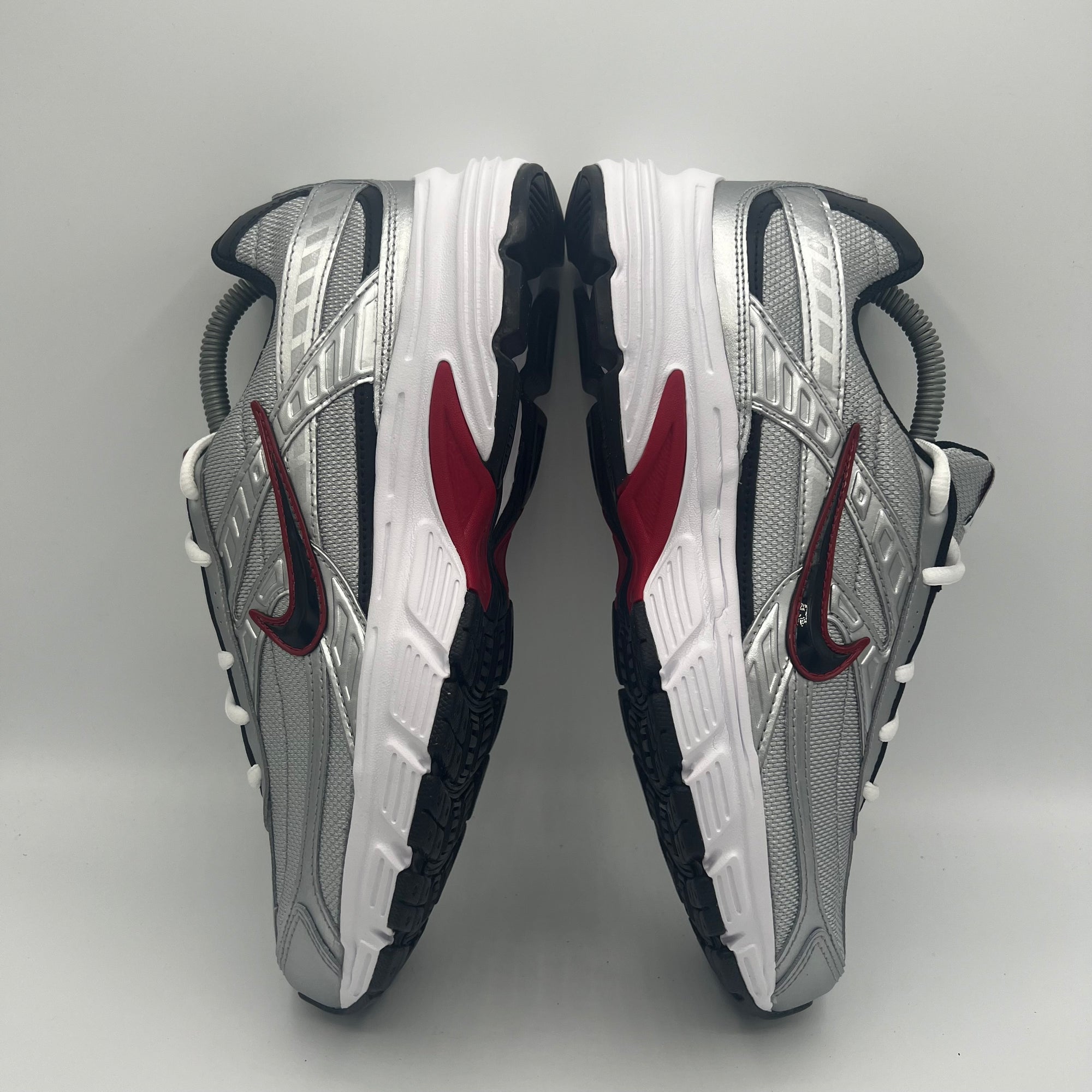 Nike Initiator Metallic Silver / Black/ White