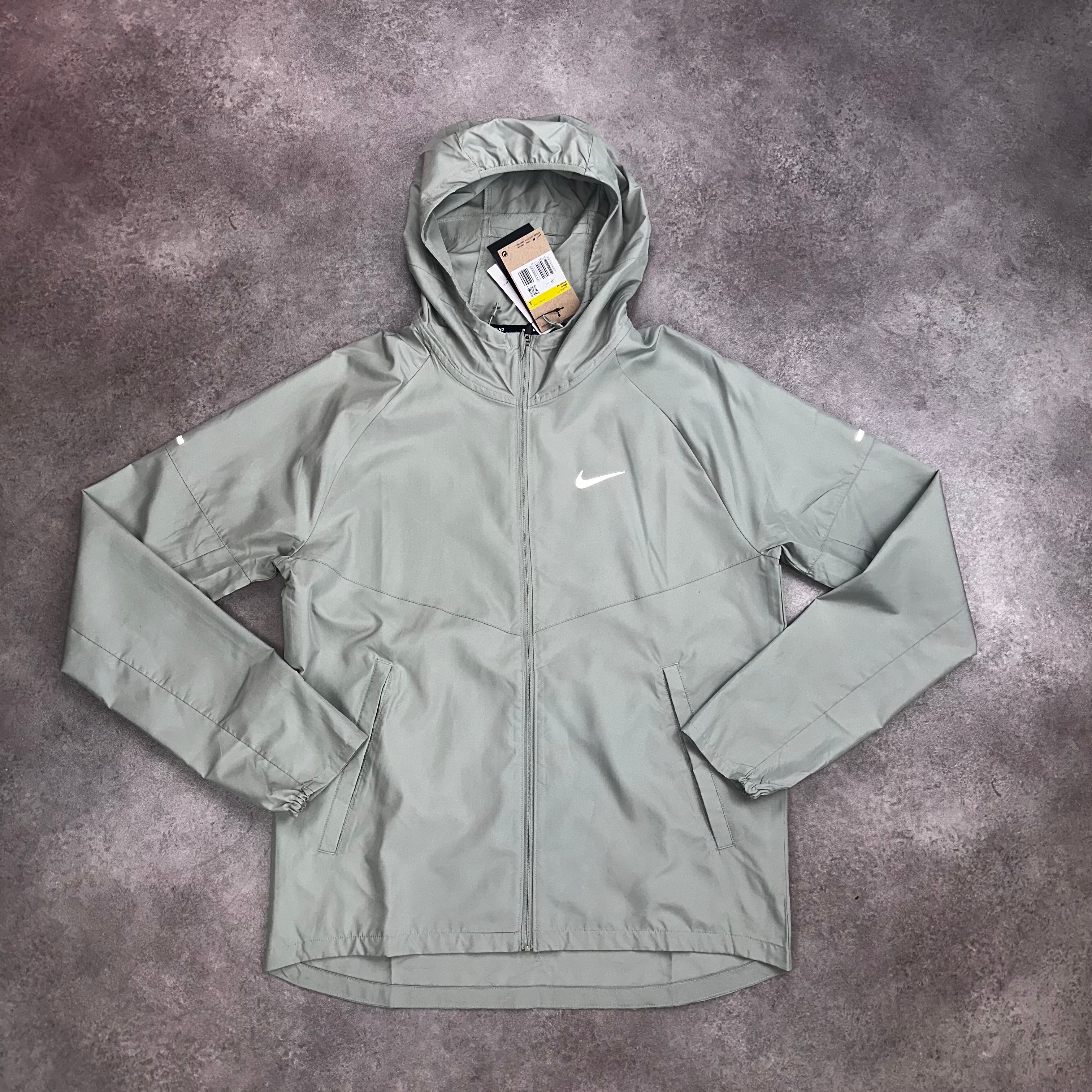 Nike Miler Repel Jade Horizon Running Jacket back view