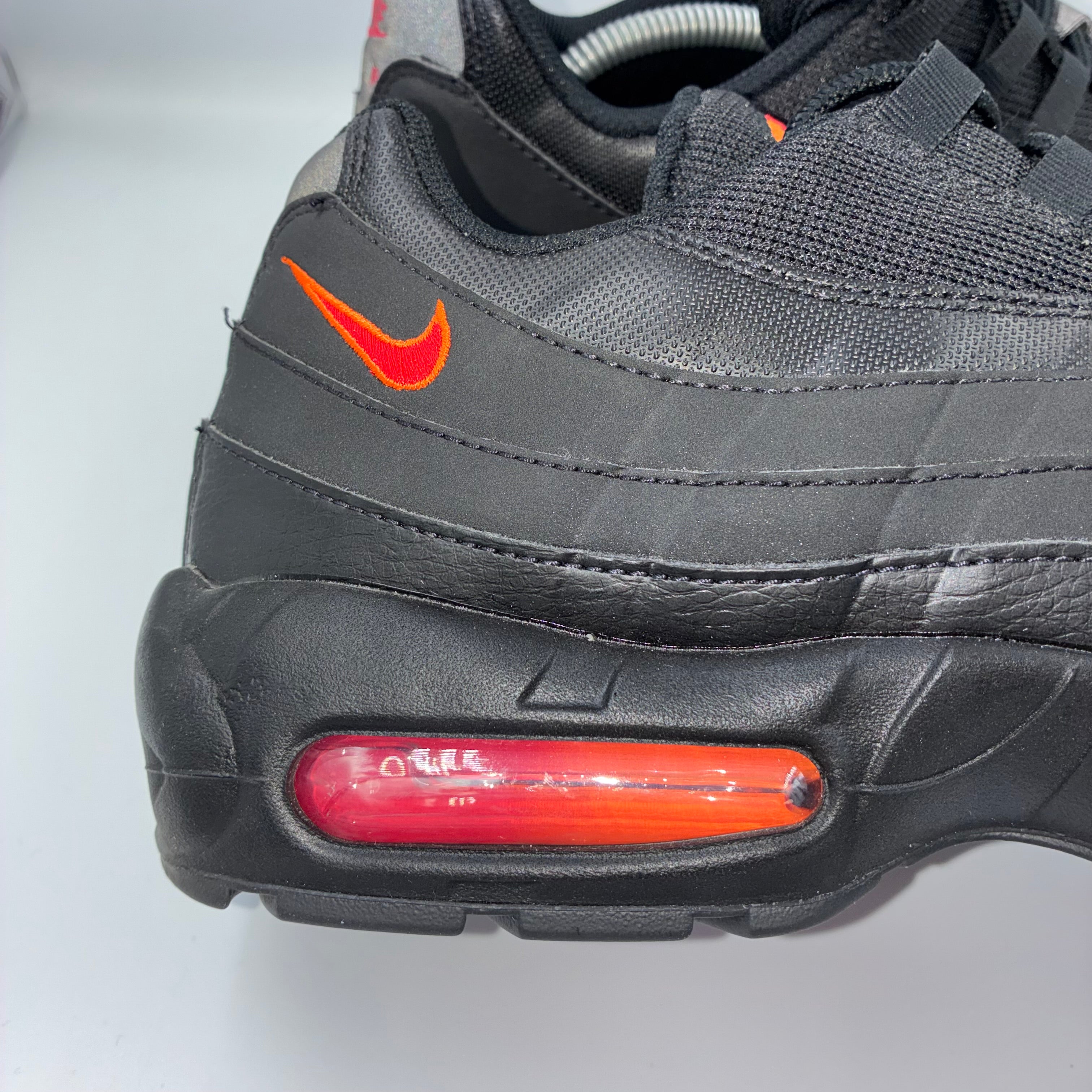 Nike Air Max 95 Black / University Red