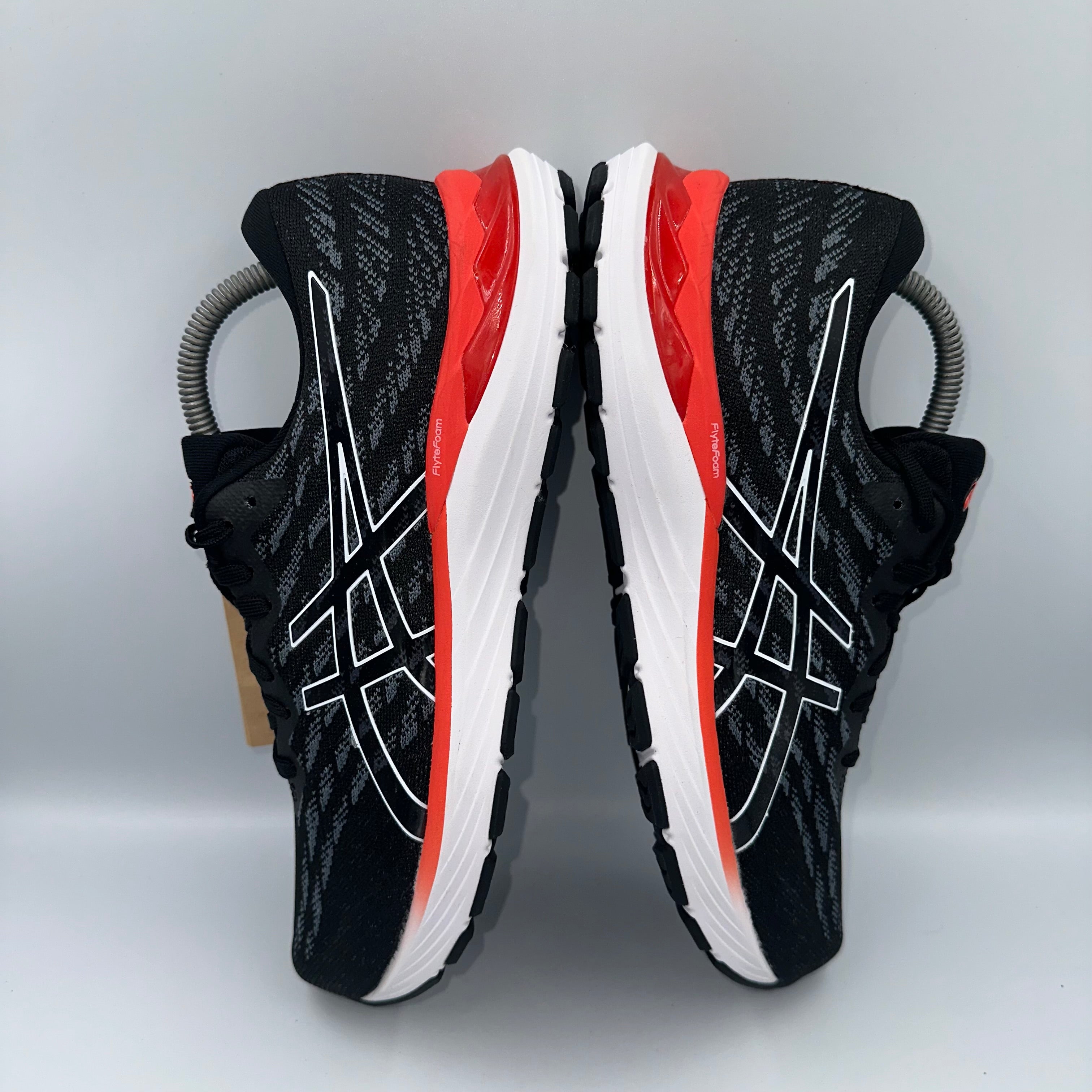 ASICS Gel-Stratus 3 Knit Black / White / Red three-quarter front angle