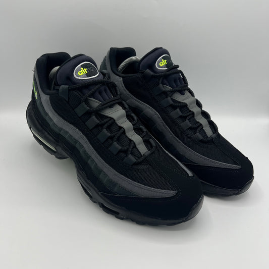 Nike Air Max 95 Retro Logo