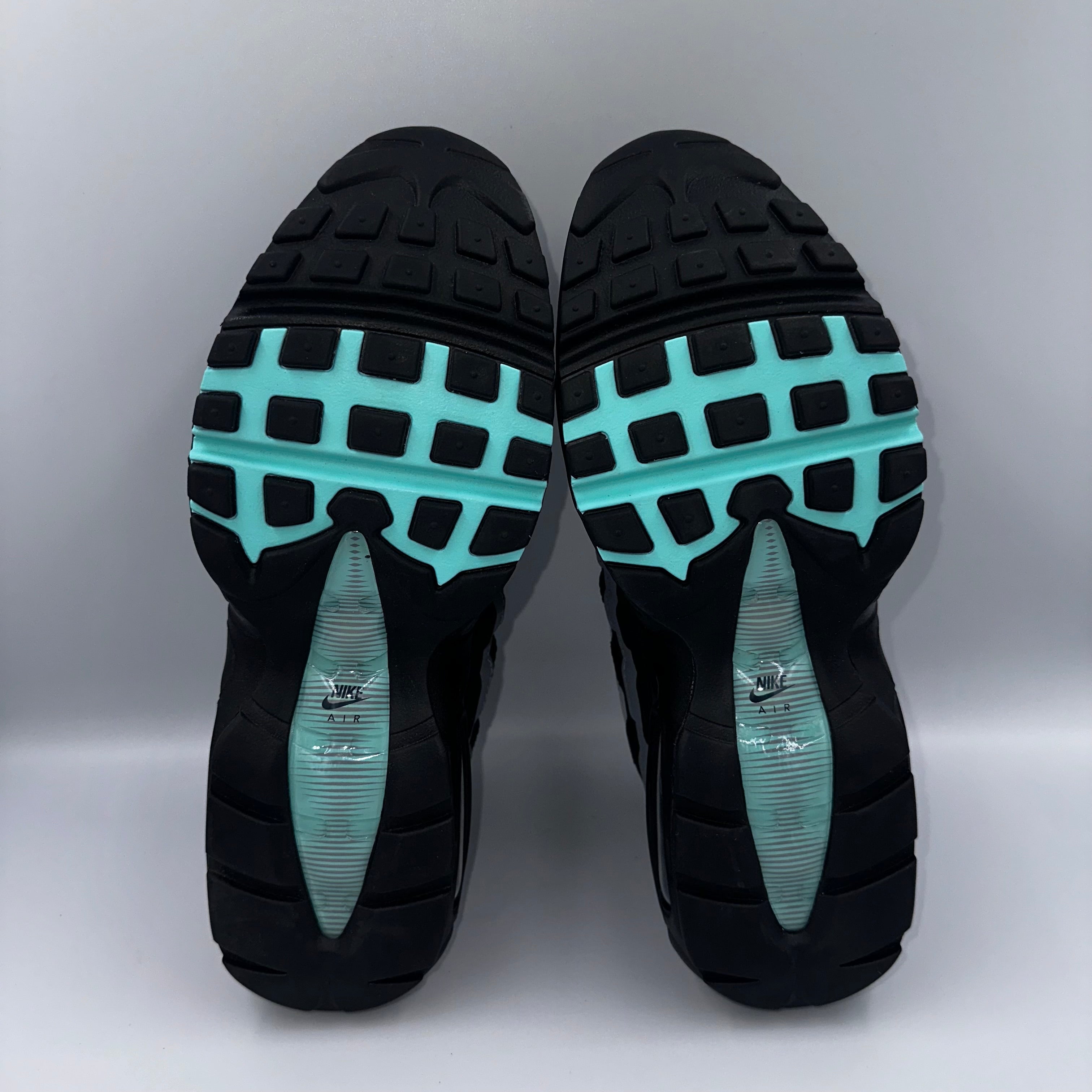 Nike Air Max 95 Jade Jewel / Aurora Green heel and counter detail