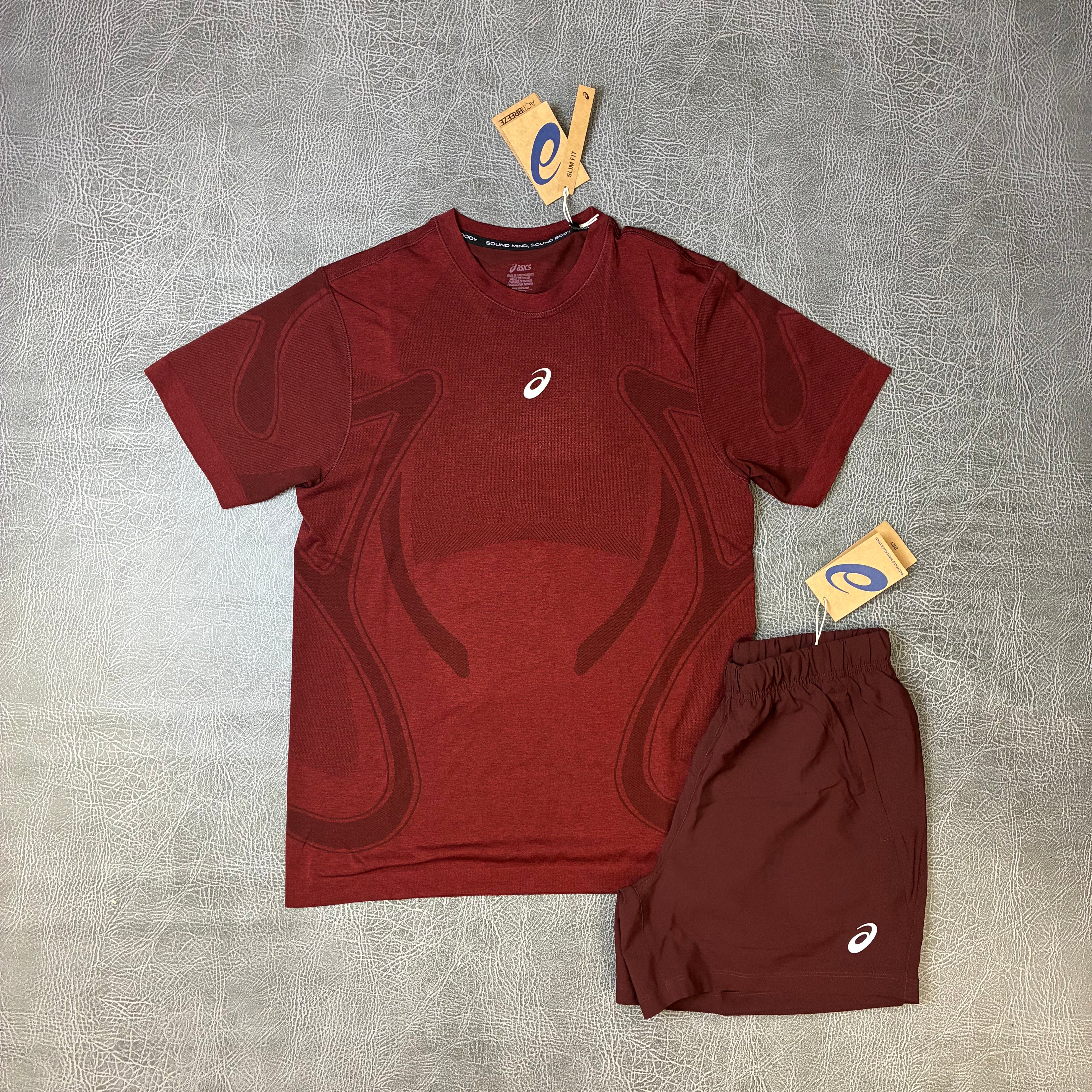 ASICS Road Seamless T-shirt & Sport Run Shorts Dark Red Planet