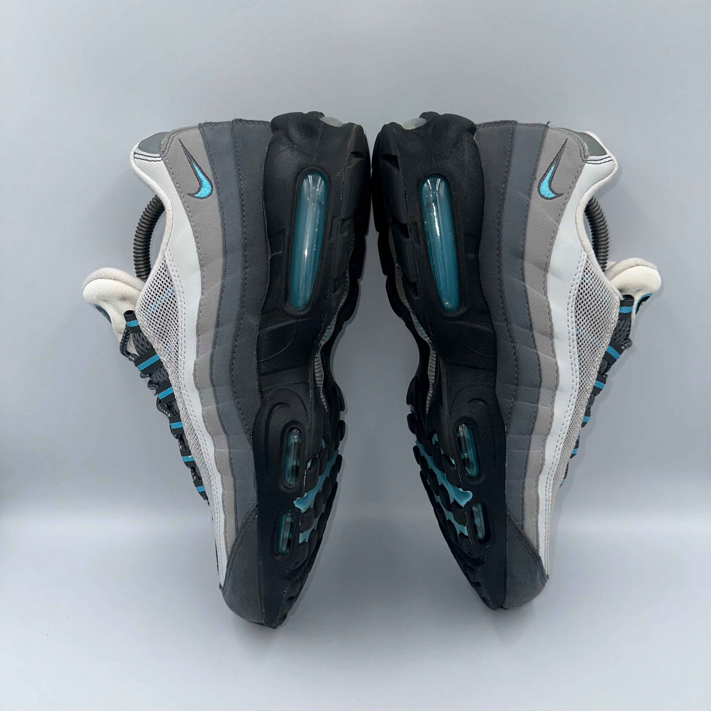 Nike Air Max 95 Baltic Blue UK 8 three-quarter front angle