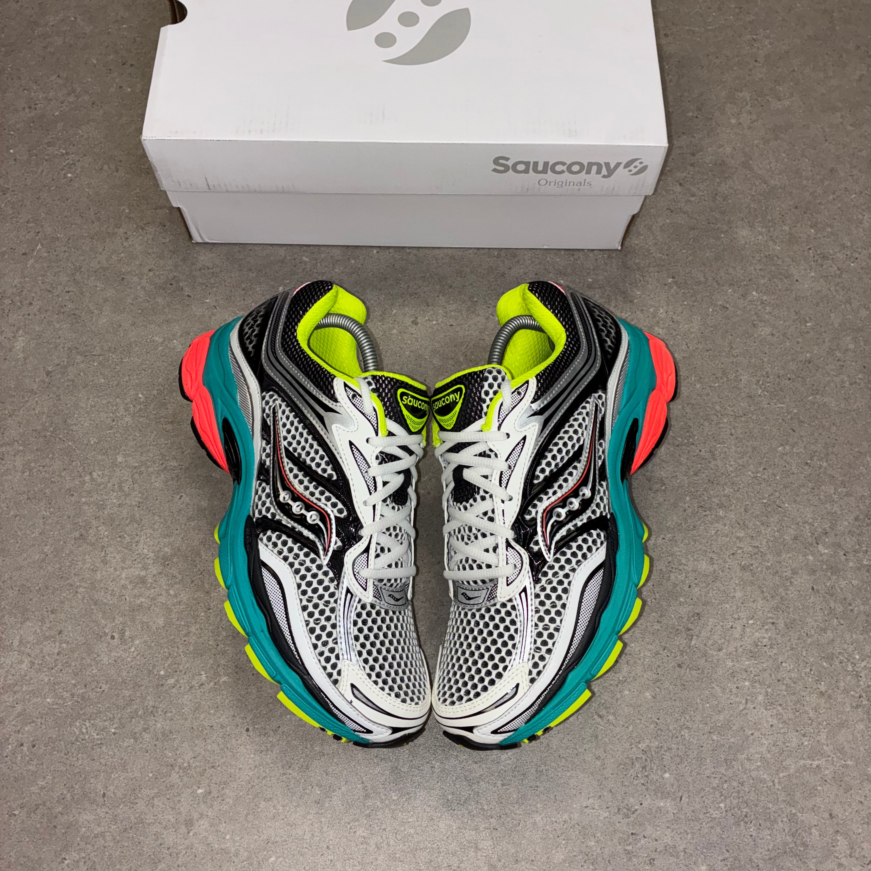 Saucony ProGrid Omni 9 Mutant / Silver