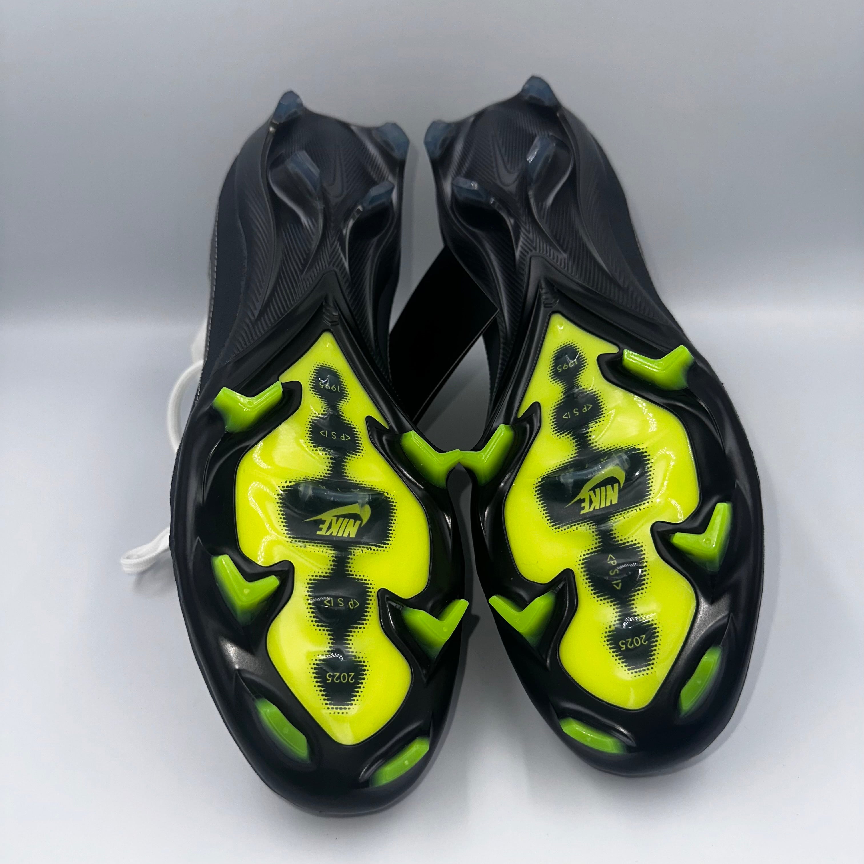 Nike Mercurial Superfly 10 Elite x Air Max 95 SE heel and counter detail