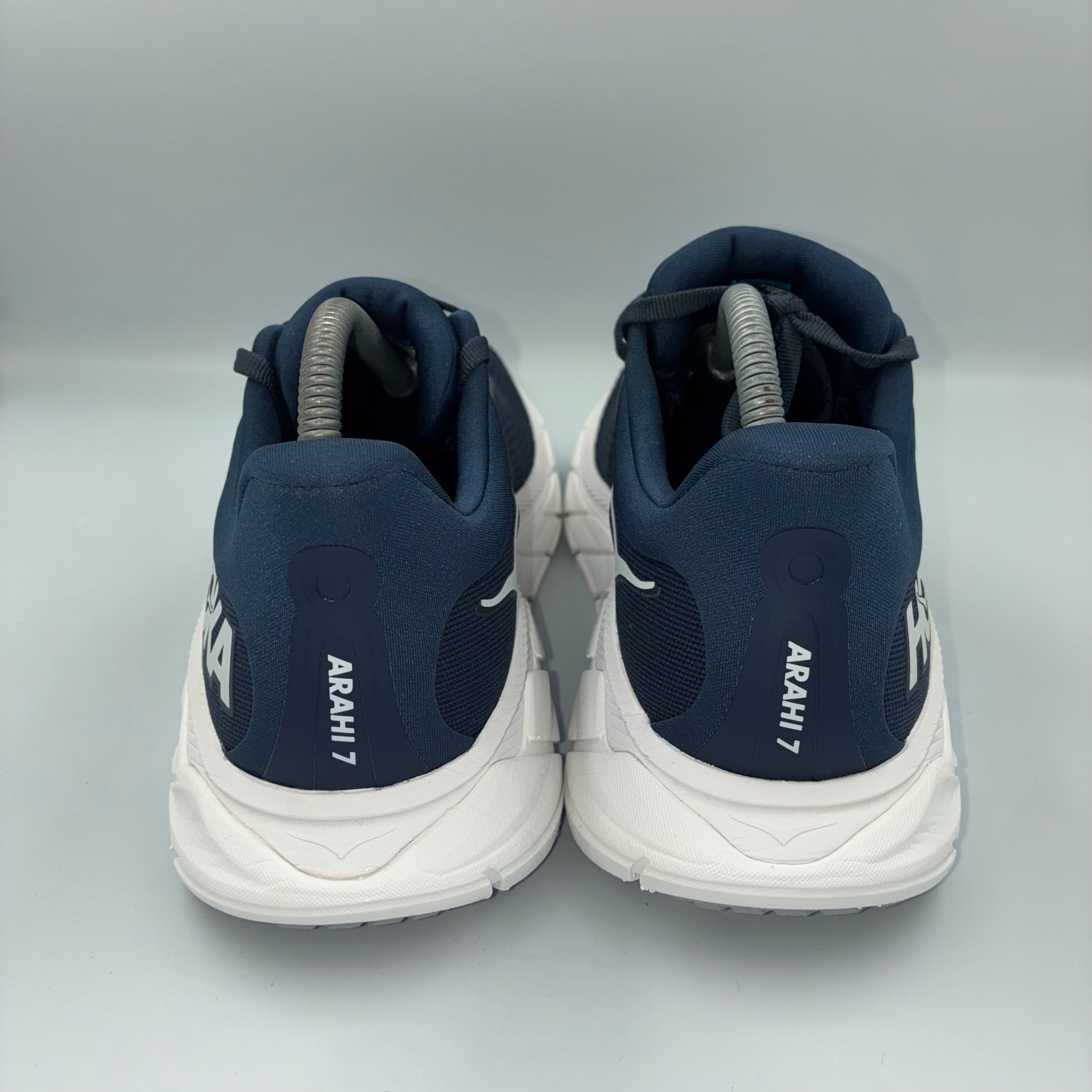 HOKA M Arahi 7 – Outer Space / White