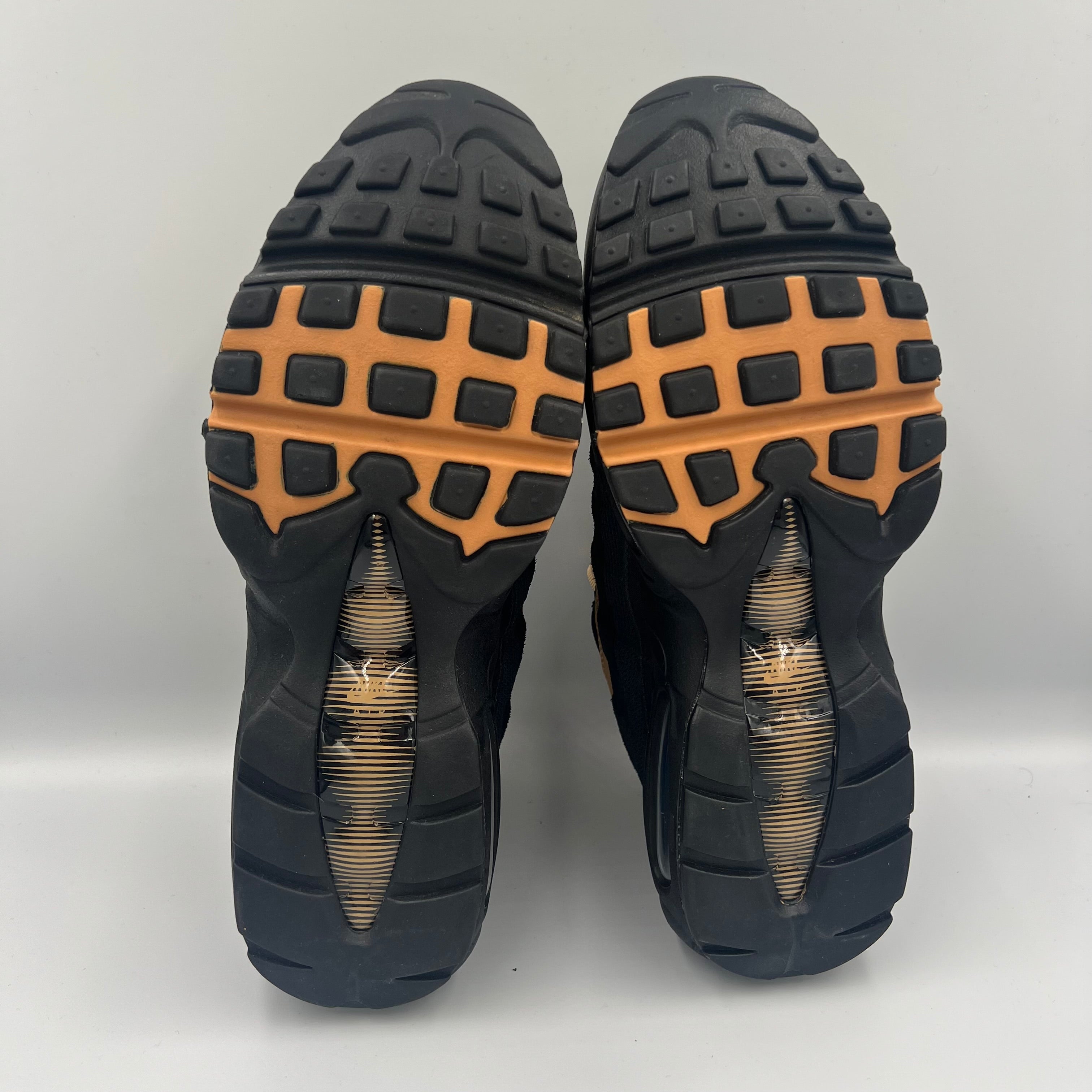 Nike Air Max 95 Black / Gold UK 8.5 heel and counter detail