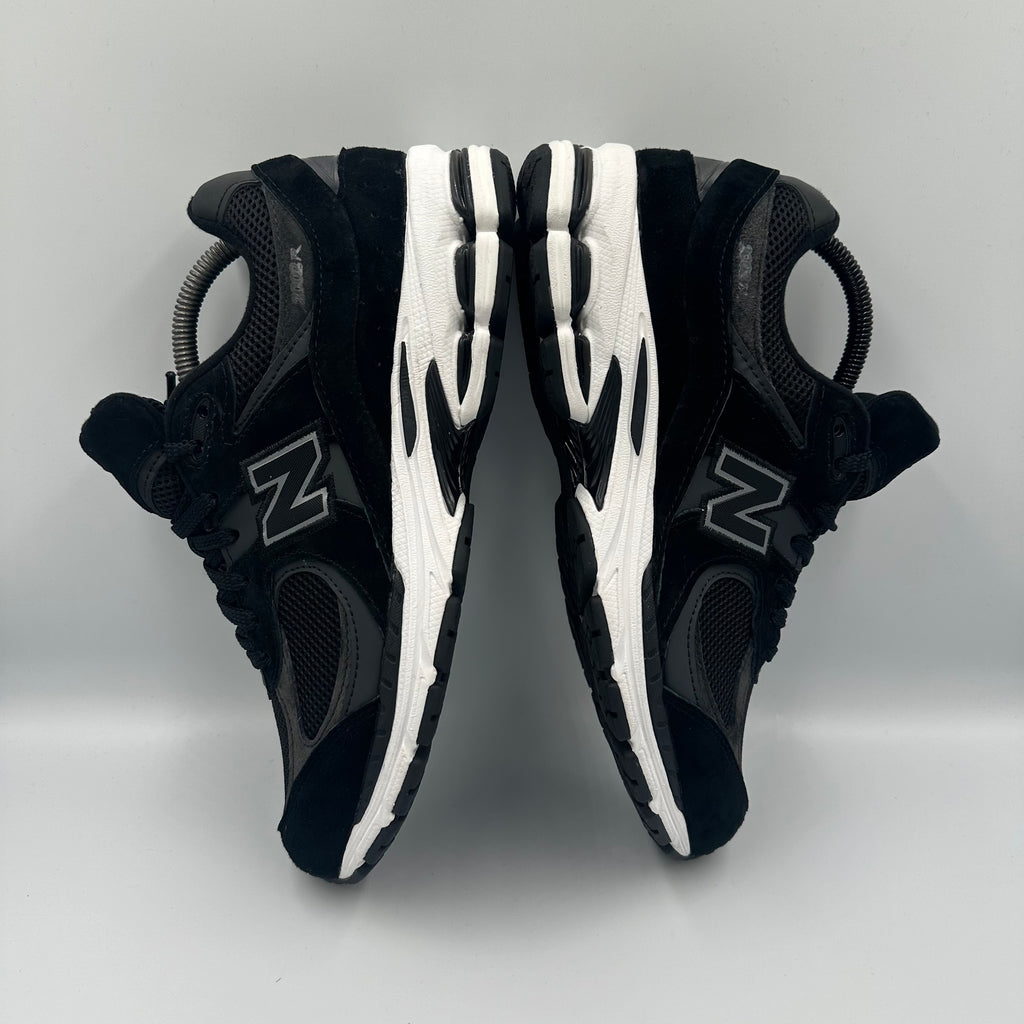 New Balance 2002R Black UK 8
