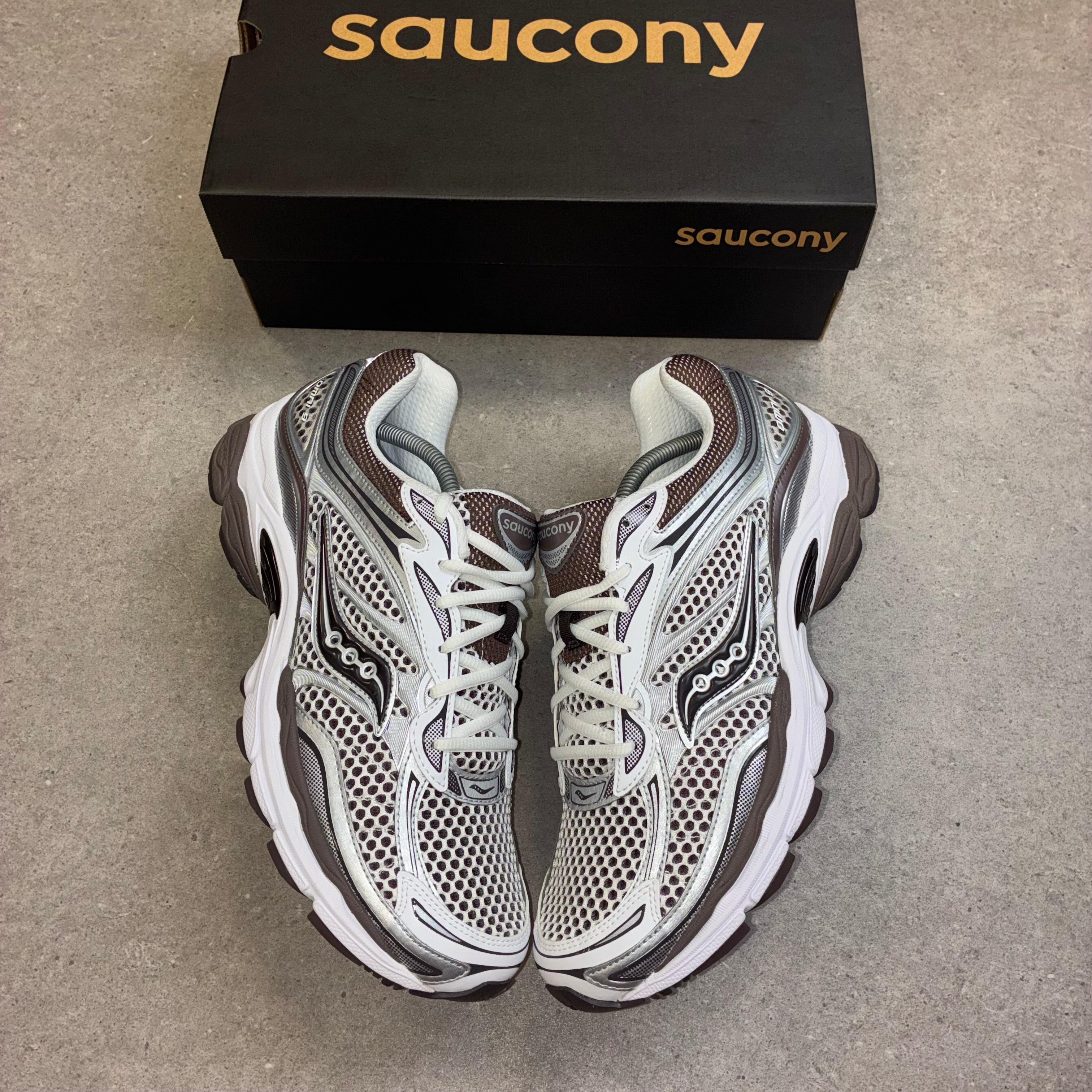 Saucony ProGrid Omni 9 White / Brown