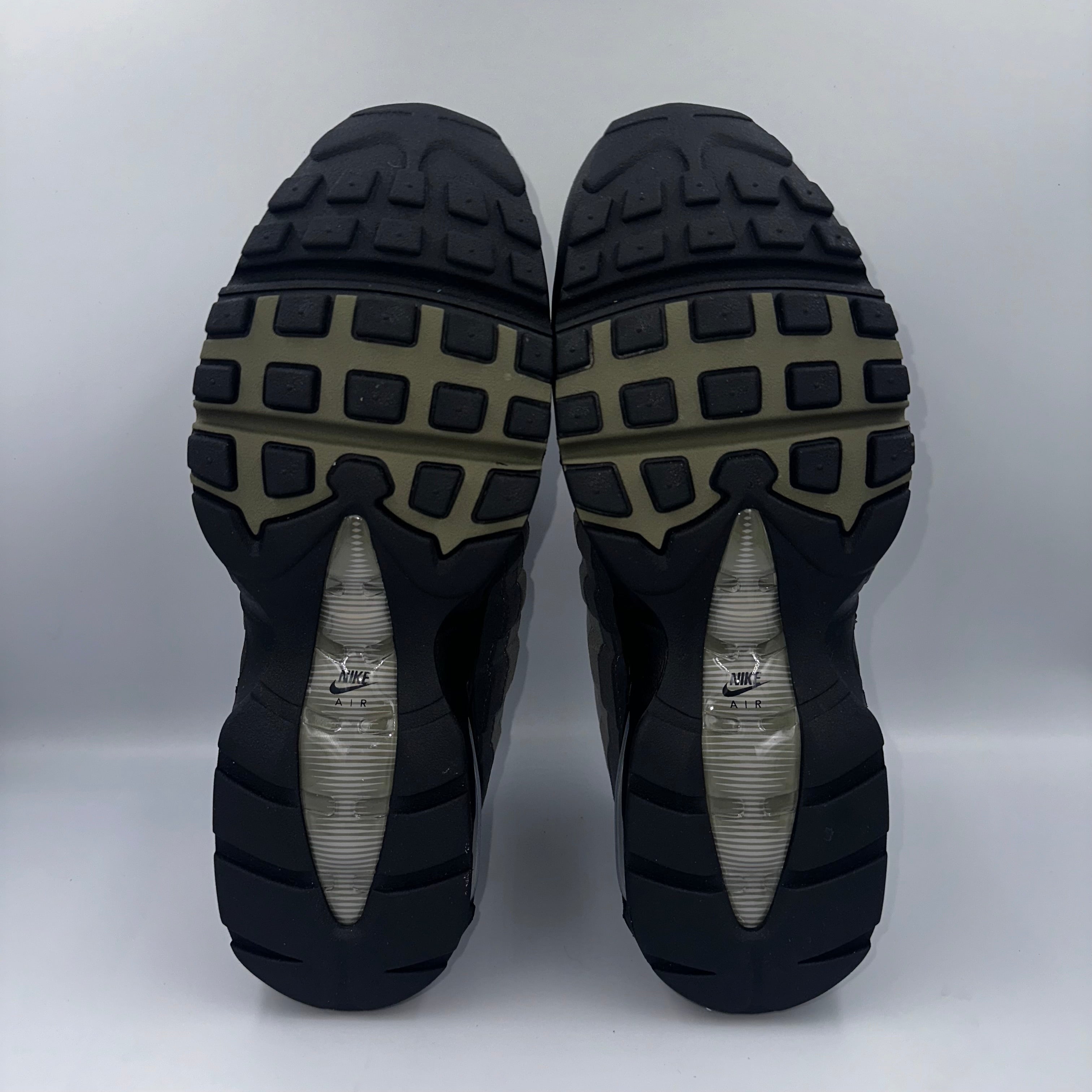 Nike Air Max 95 OG Medium Olive 2025 "Big Bubble" heel and counter detail