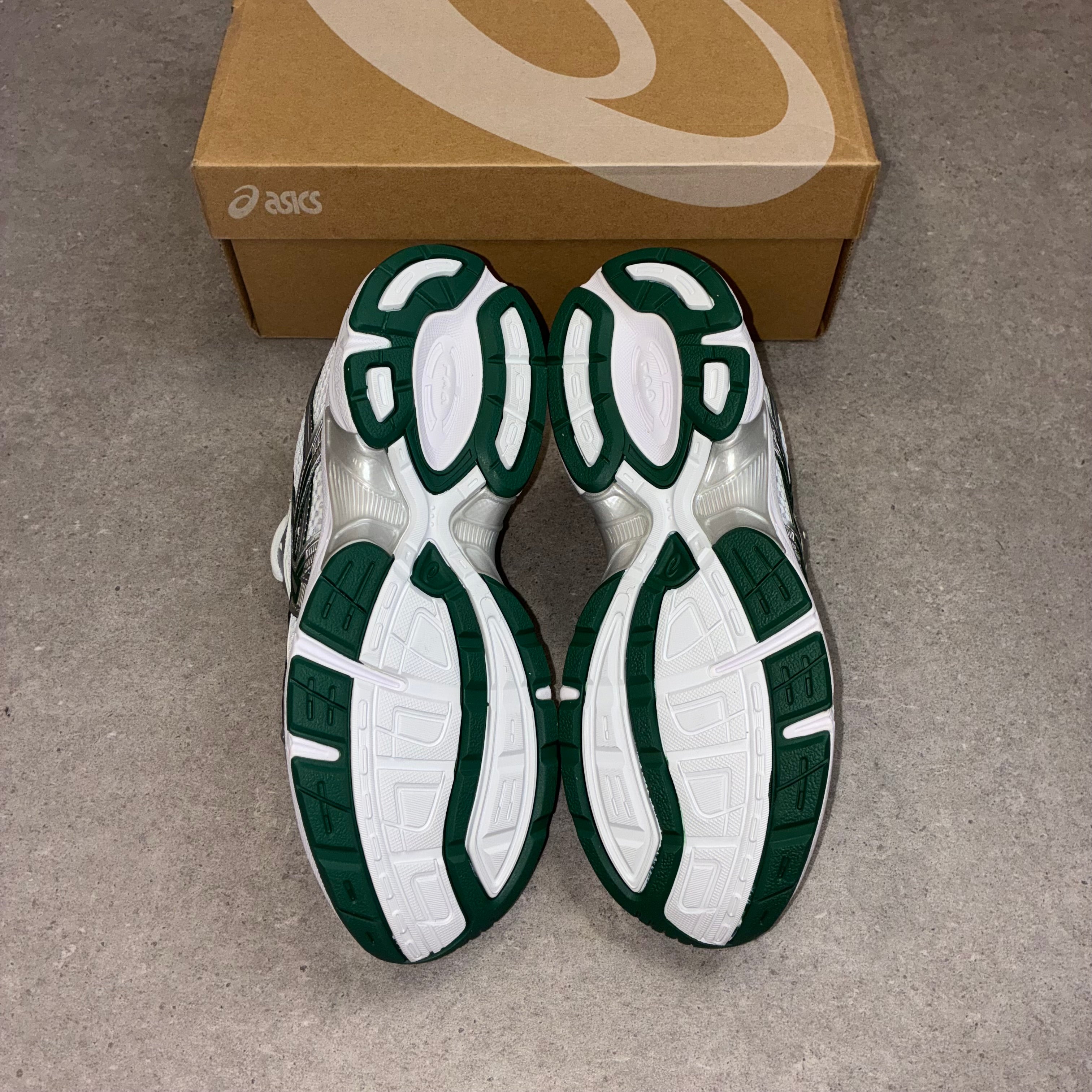 ASICS Gel-1130 White / Hunter Green UK 7.5