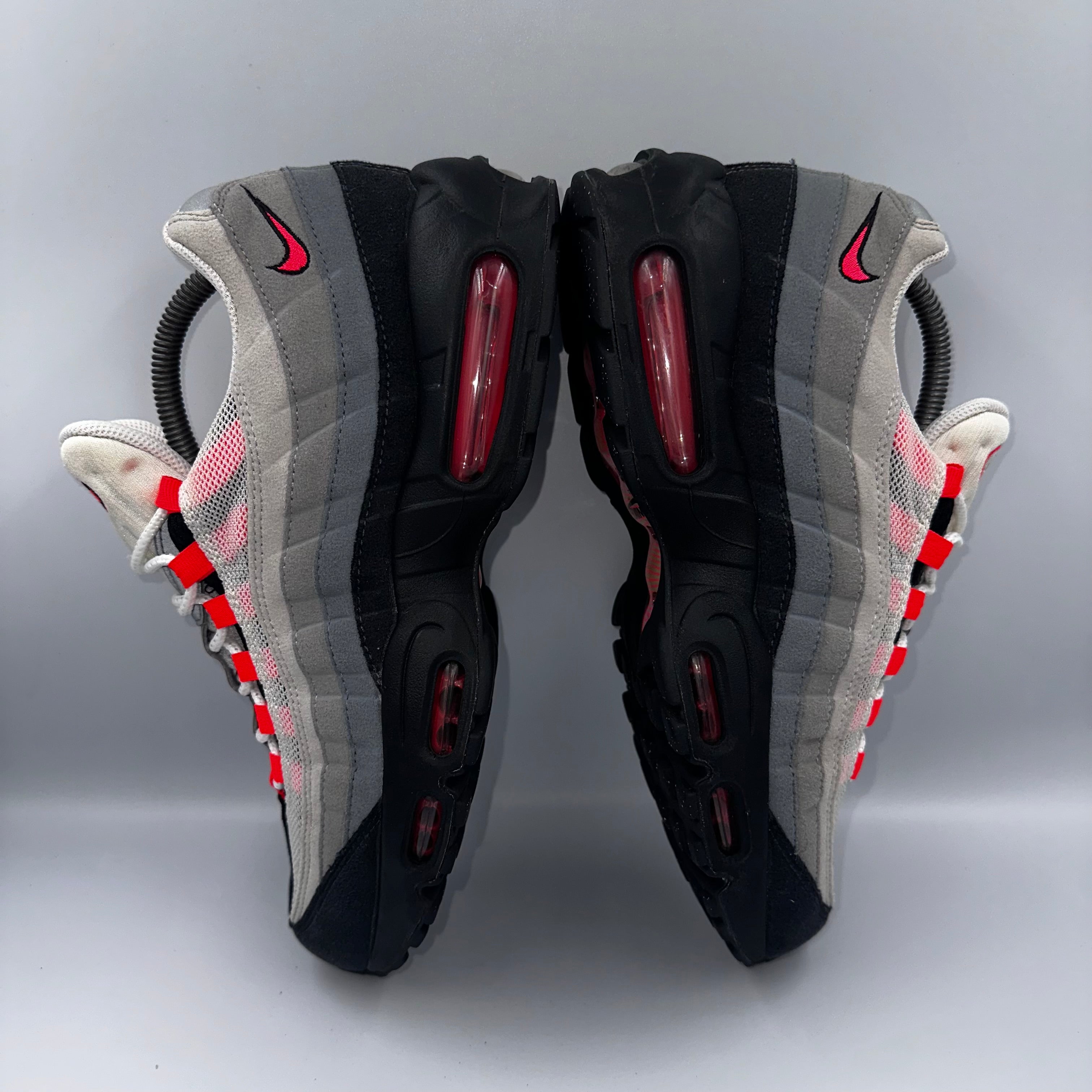 Nike Air Max 95 OG Solar Red 2017 UK 7.5 three-quarter front angle