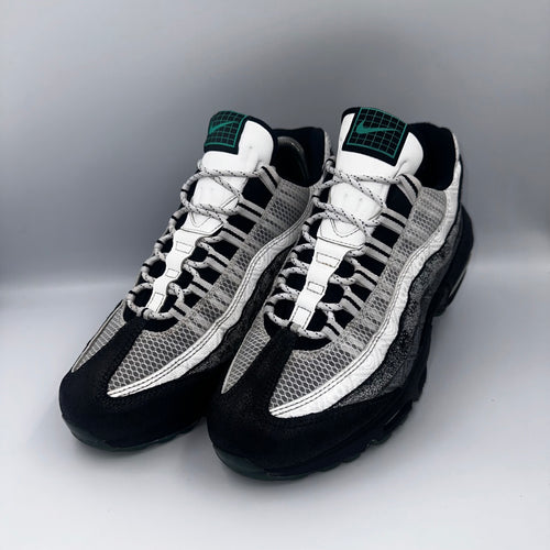 Nike Air Max 95 DOTD UK 8 medial side view