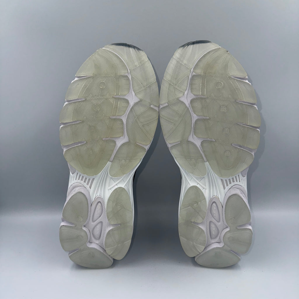 Saucony Progrid Omni 9 Black heel and counter detail
