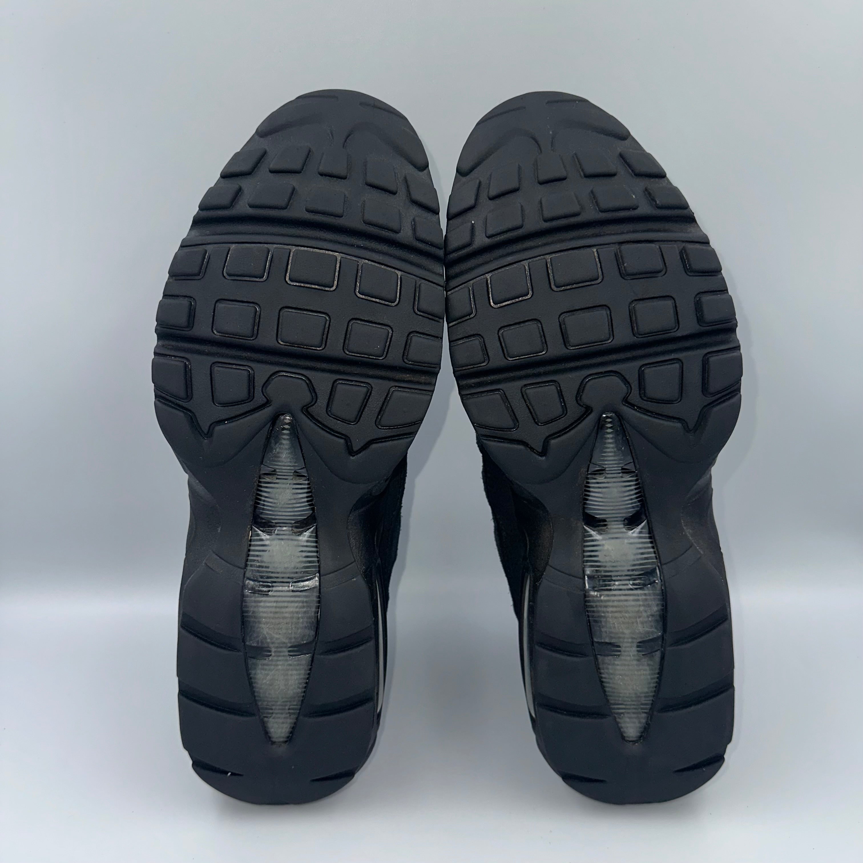 Nike Air Max 95 Triple Black UK 8 heel and counter detail