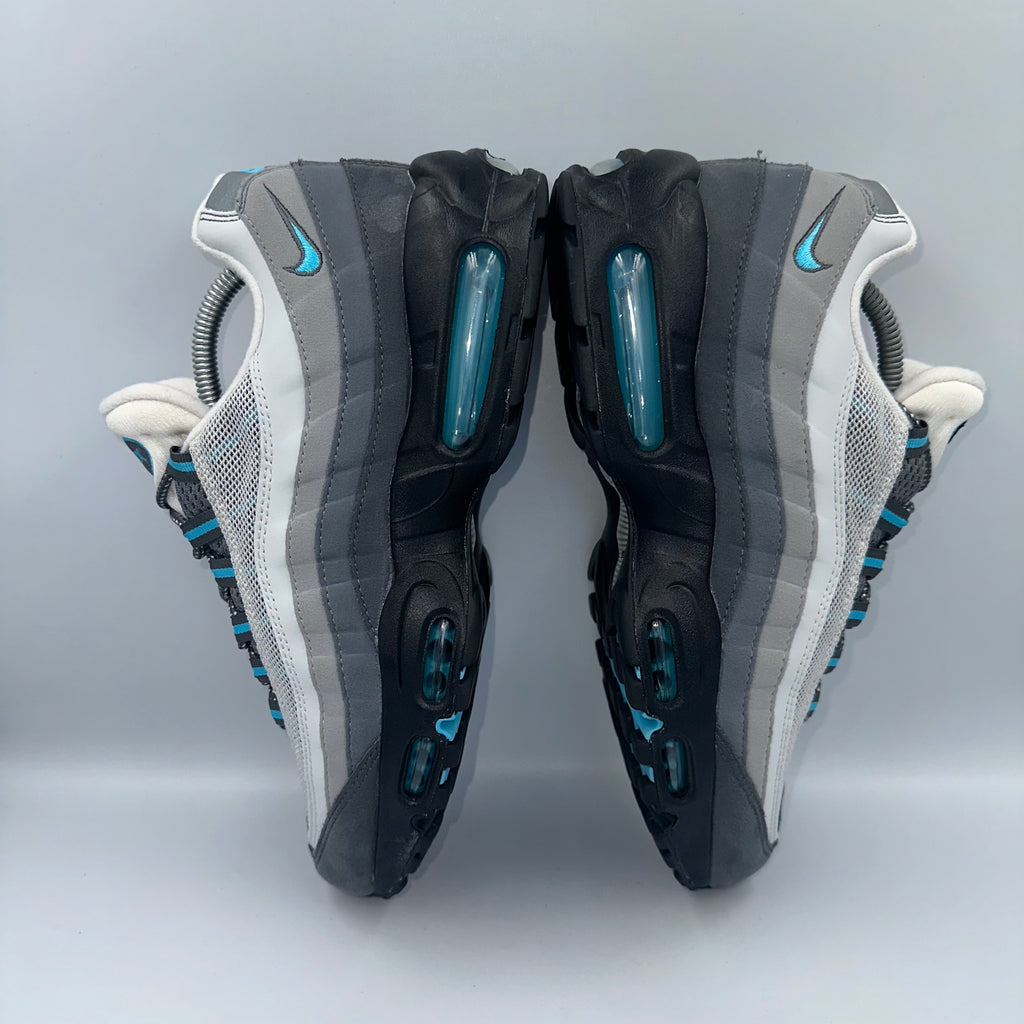 Nike Air Max 95 Baltic Blue UK 8 three-quarter front angle