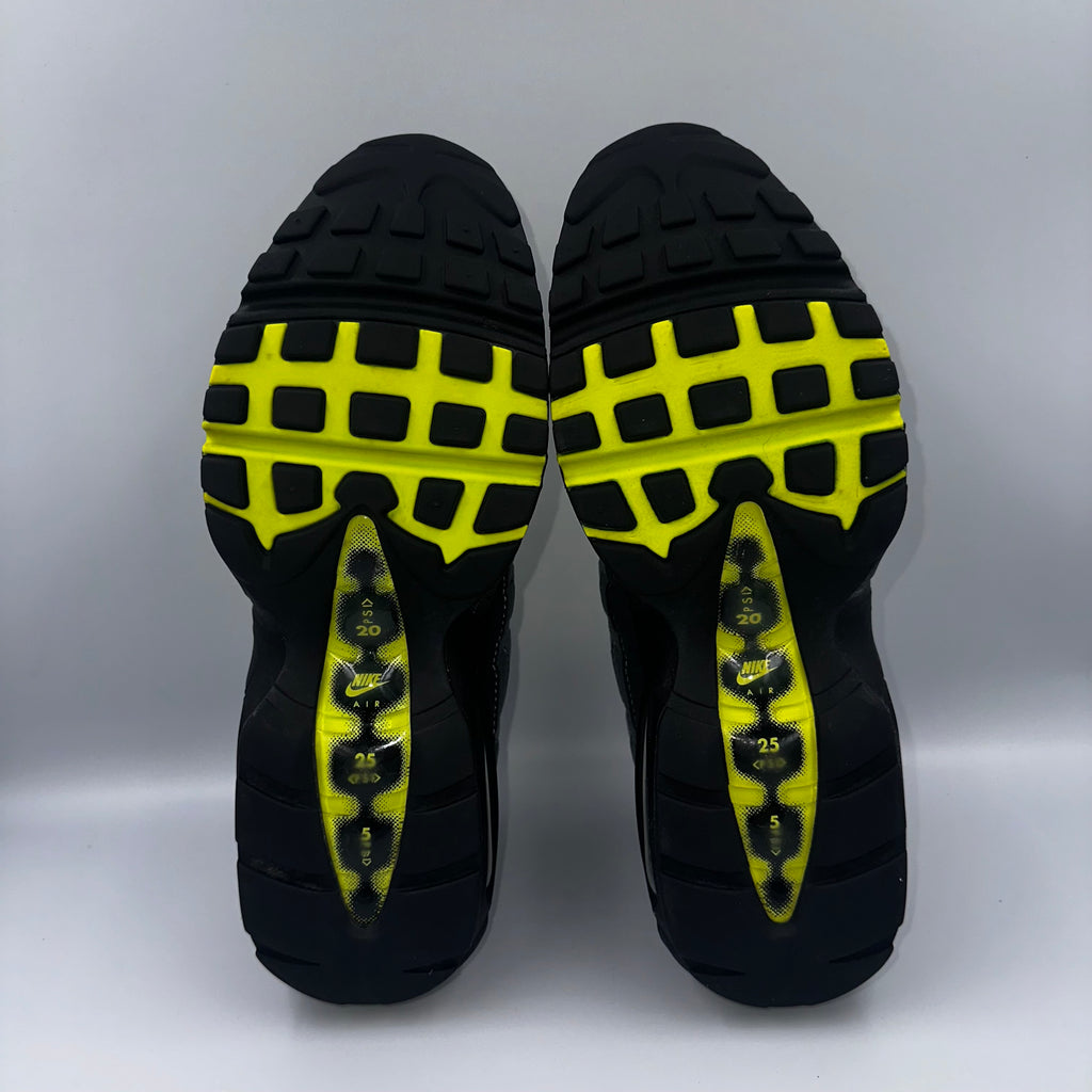 Nike Air Max 95 OG Neon UK 7.5 heel and counter detail