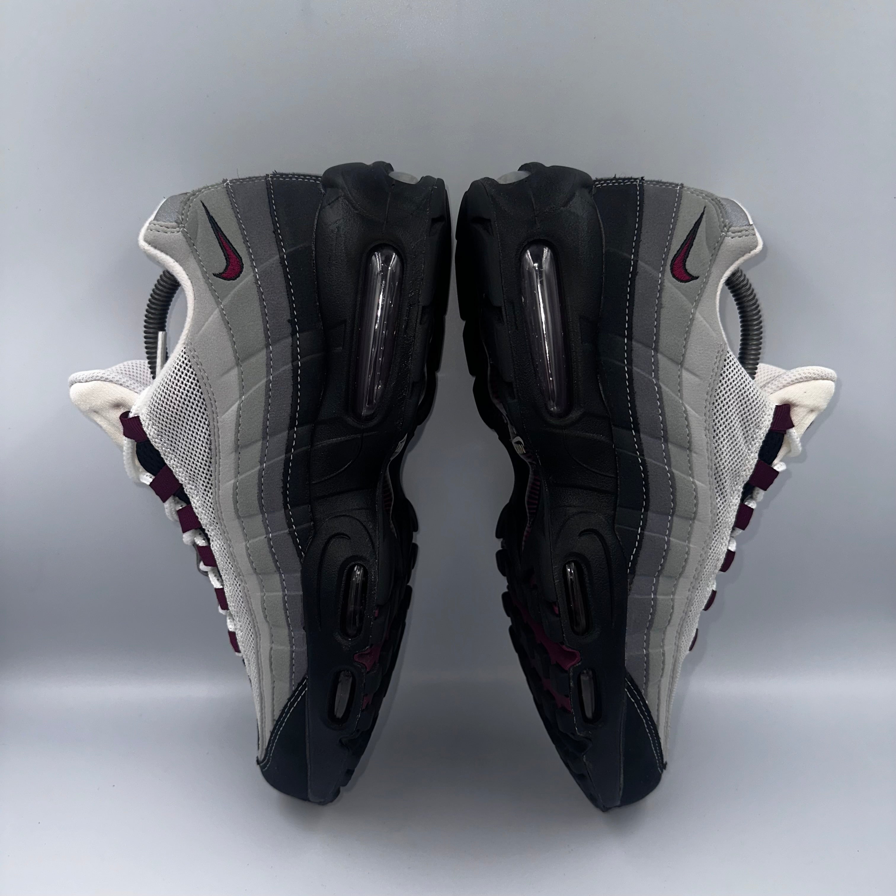 Nike Air Max 95 OG Beetroot UK 7.5 three-quarter front angle